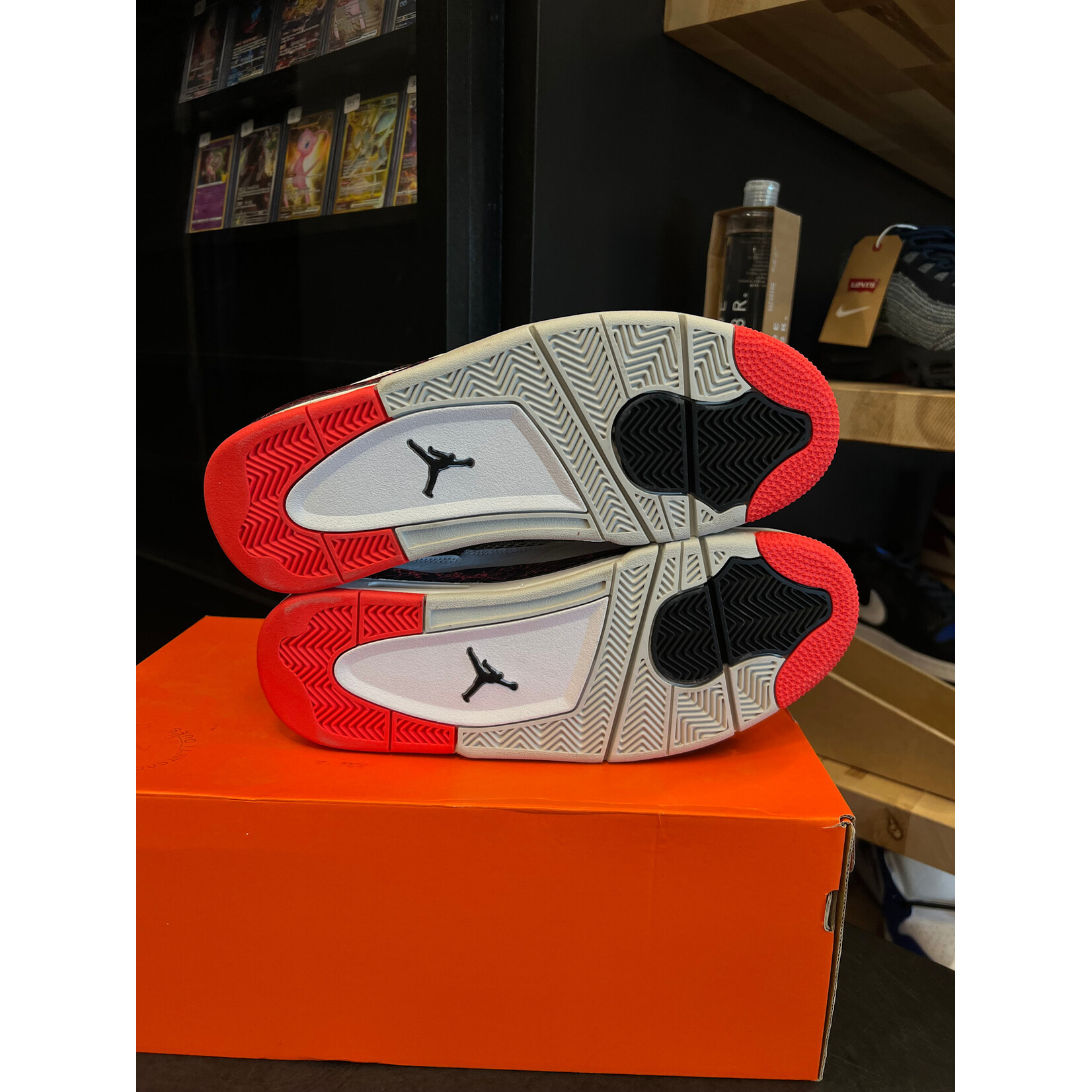 Jordan Jordan 4 Retro Flight Nostalgia Size 10, PREOWNED