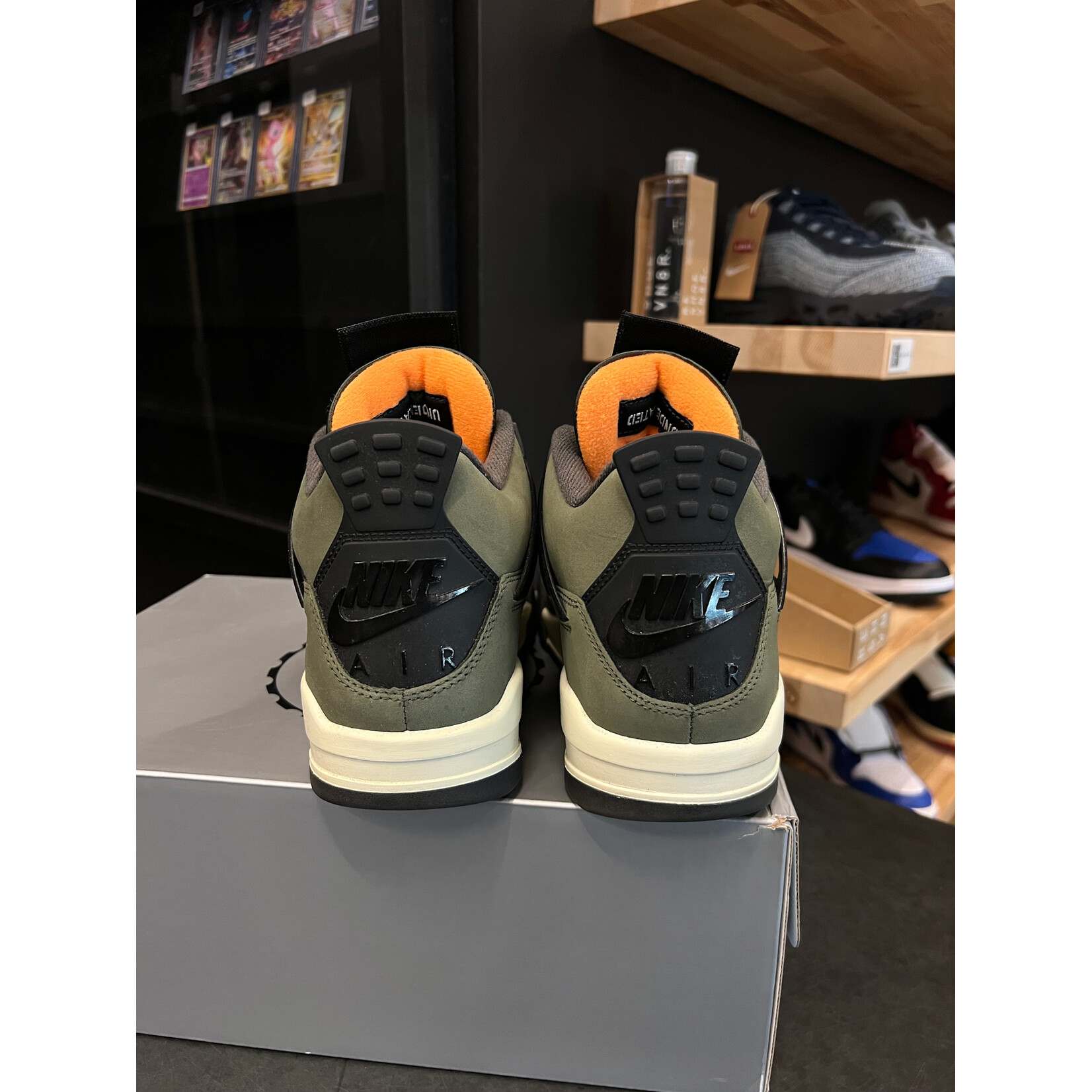 Jordan Jordan 4 Retro OG SP Undefeated (2025) Size 9.5, PREOWNED