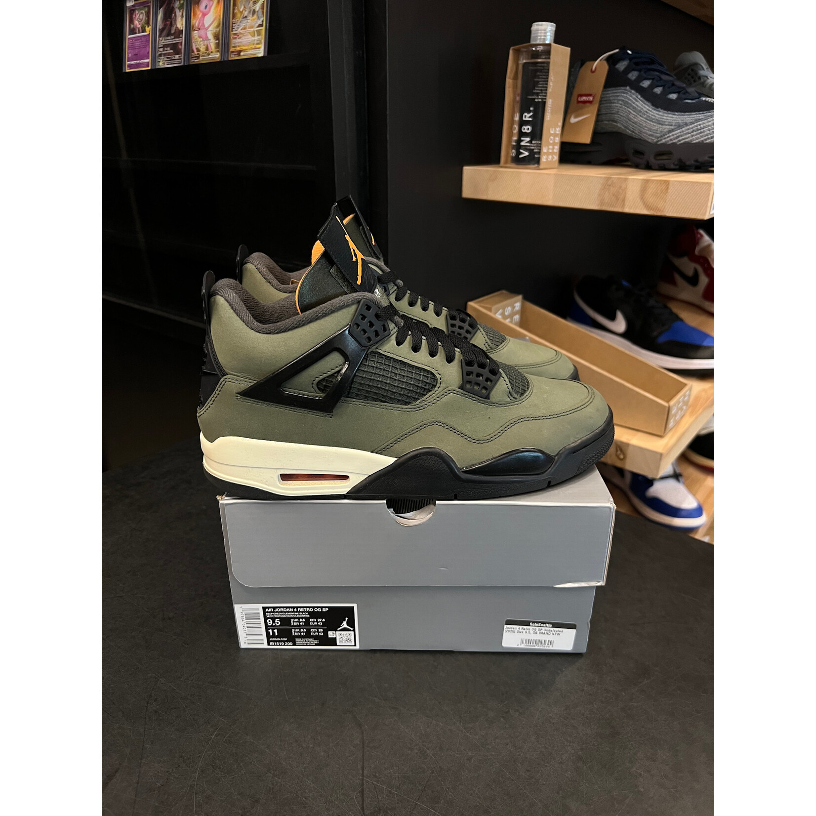 Jordan Jordan 4 Retro OG SP Undefeated (2025) Size 9.5, PREOWNED