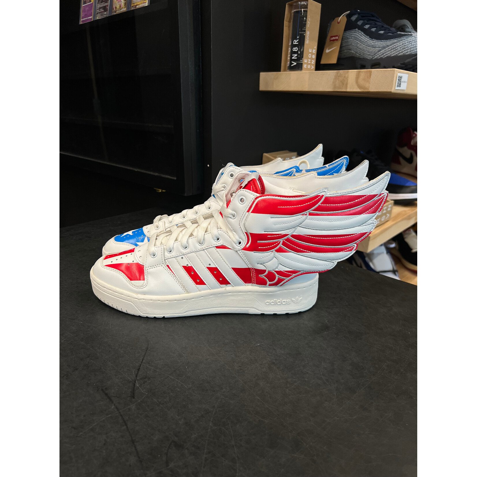 Adidas Adidas Jeremy Scott x Wings 2.0 Stars and Stripes Size 9.5, PREOWNED