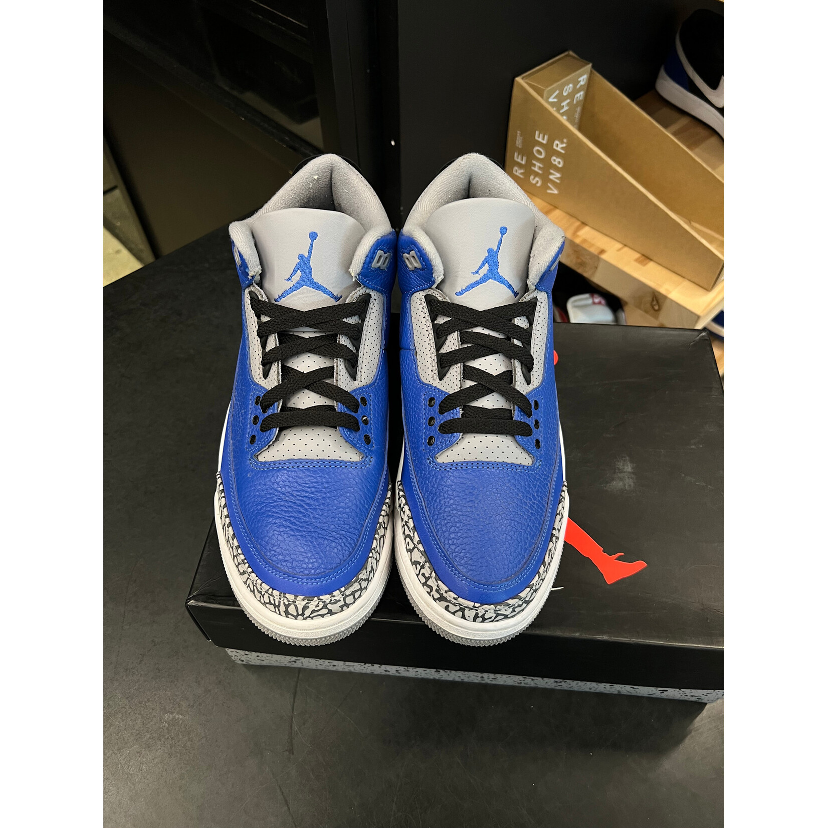 Jordan Jordan 3 Retro Varsity Royal Cement Size 9.5, PREOWNED