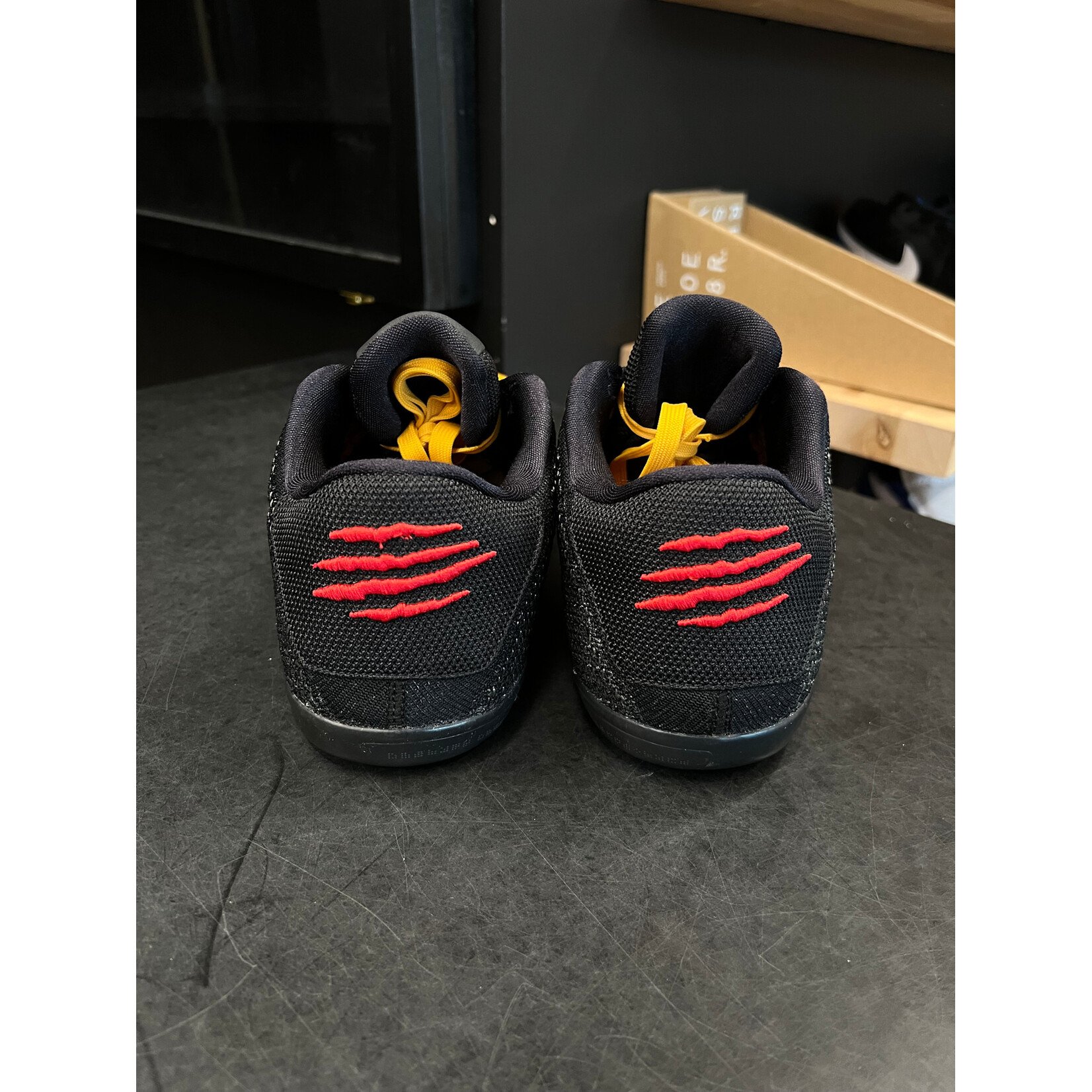 Nike Nike Kobe 11 Elite Low Bruce Lee Size 10, PREOWNED