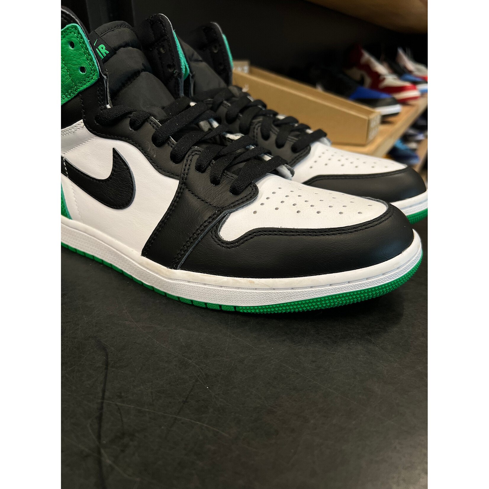 Jordan Jordan 1 Retro High OG Lucky Green Size 11.5, DS BRAND NEW NO BOX WITH FLAWS SIDE SCUFF