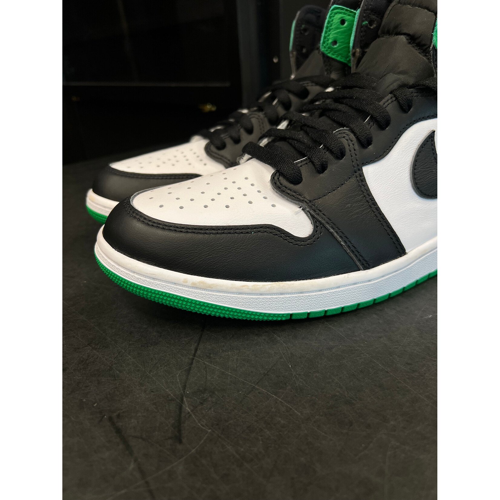 Jordan Jordan 1 Retro High OG Lucky Green Size 11.5, DS BRAND NEW NO BOX WITH FLAWS SIDE SCUFF