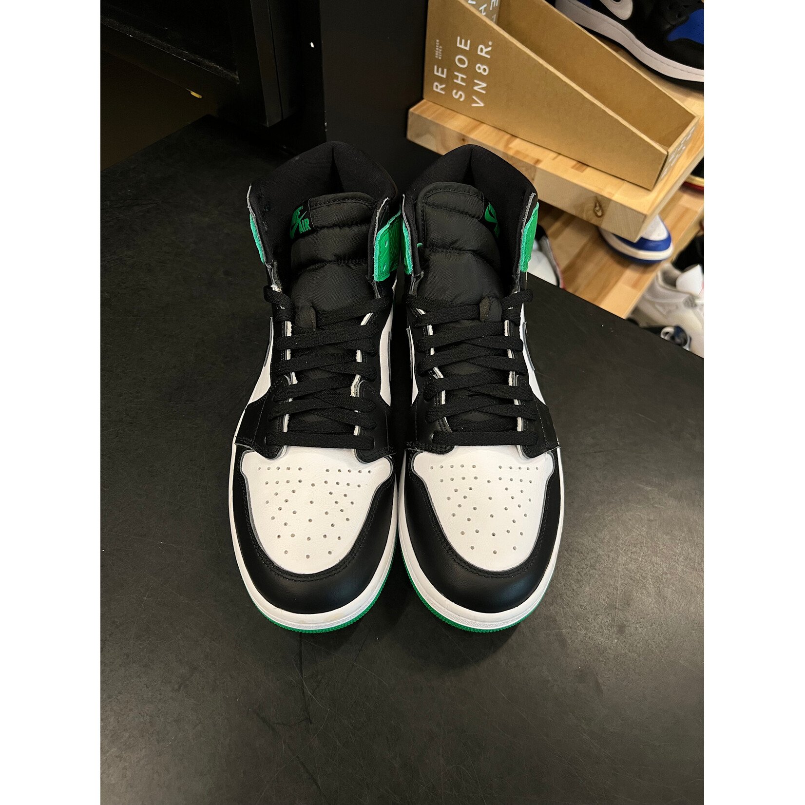 Jordan Jordan 1 Retro High OG Lucky Green Size 11.5, DS BRAND NEW NO BOX WITH FLAWS SIDE SCUFF