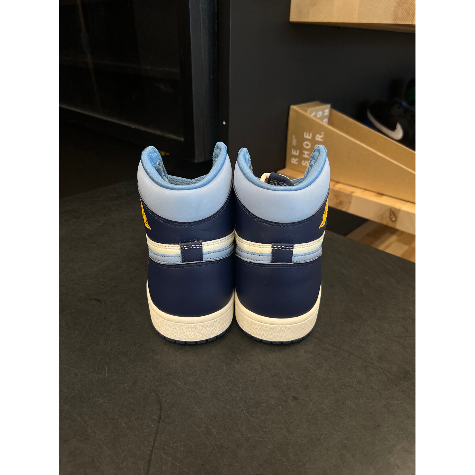 Jordan Jordan 1 High OG First in Flight (Women's) Size 11.5W, PREOWNED