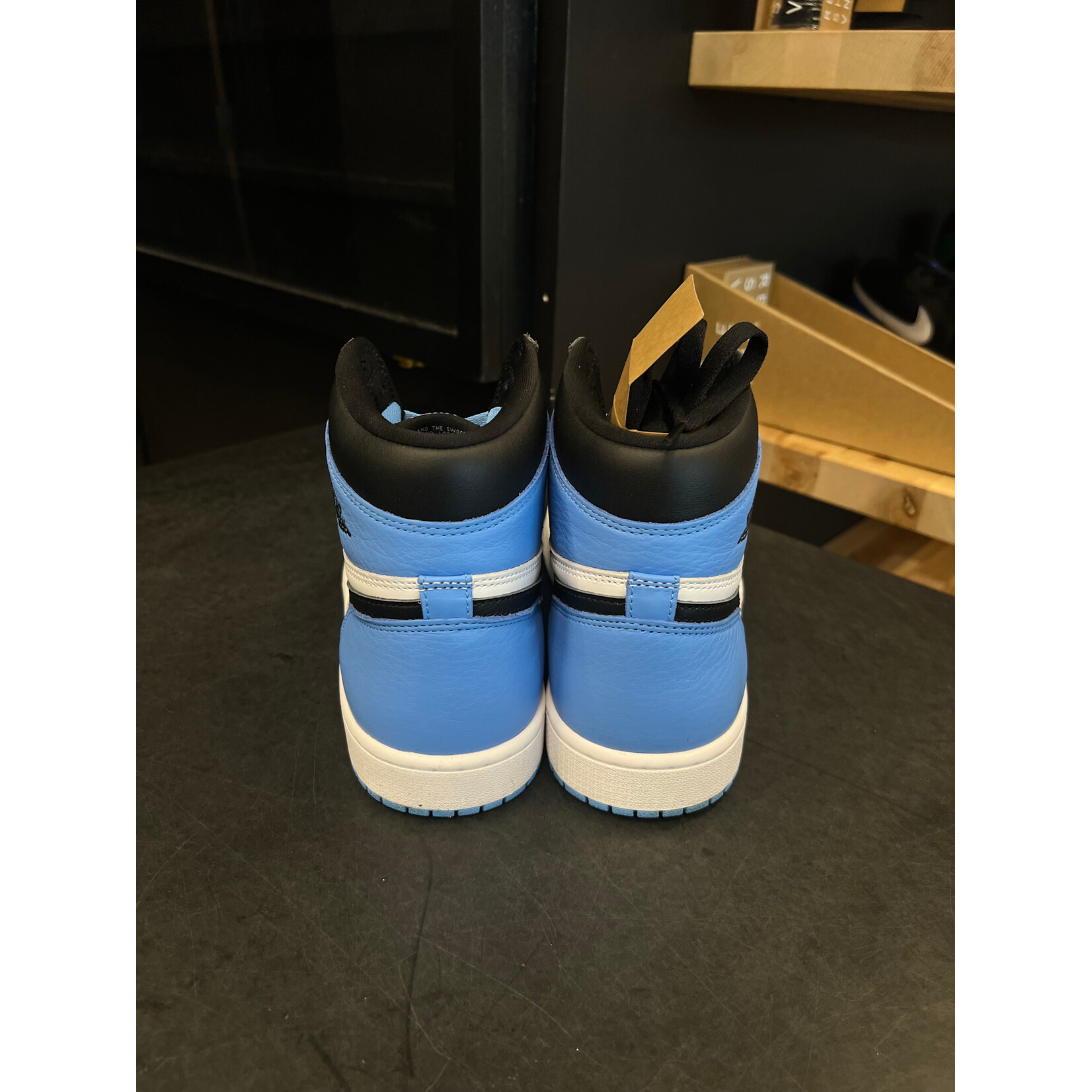 Jordan Jordan 1 Retro High OG UNC Toe Size 11, PREOWNED