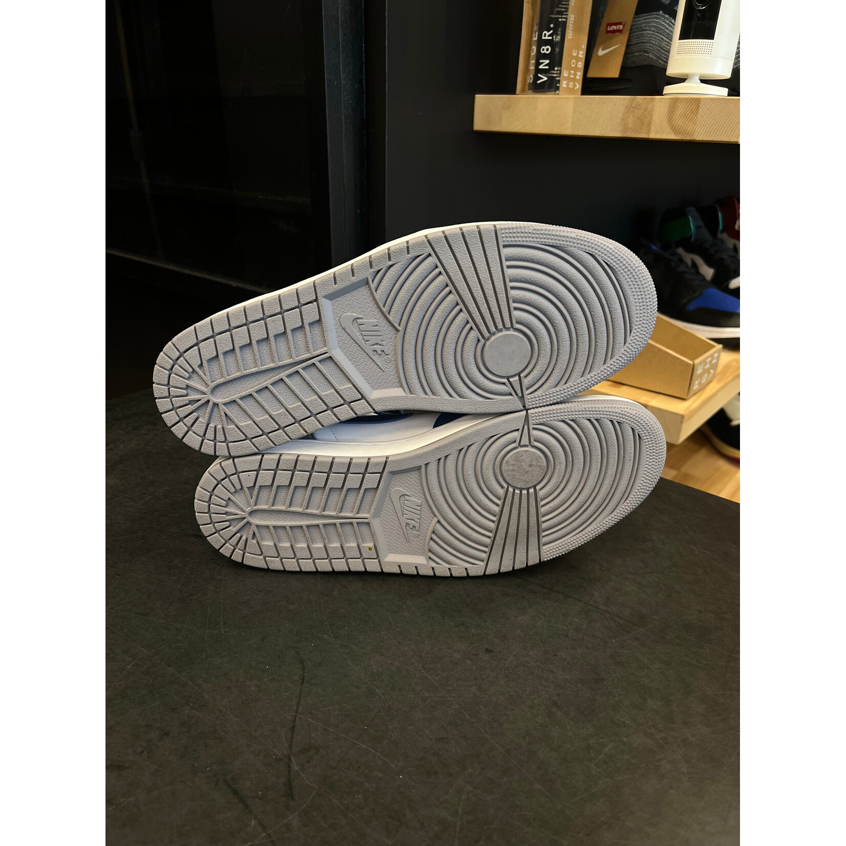 Jordan Jordan 1 Retro High OG True Blue Size 10.5, PREOWNED