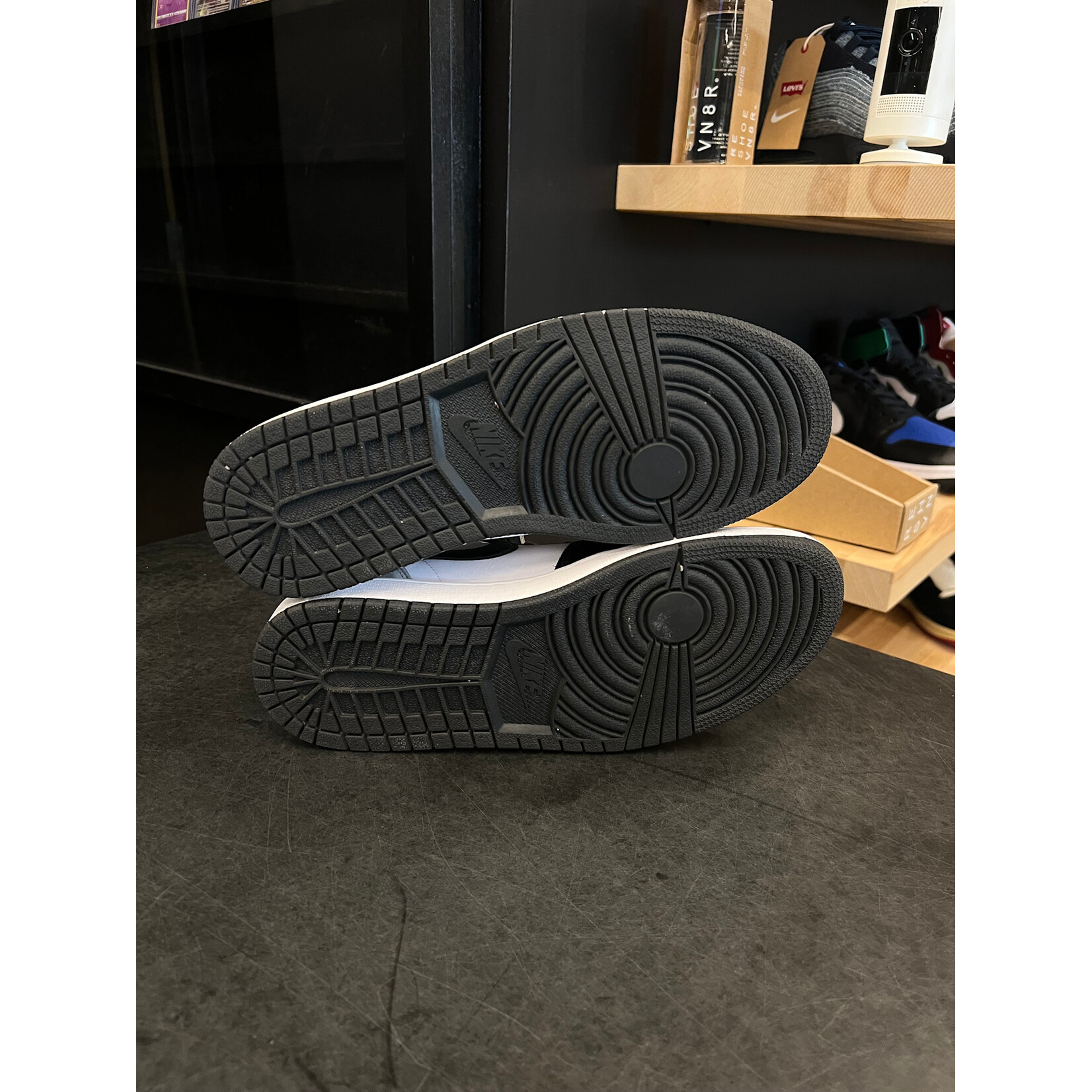 Jordan Jordan 1 Retro High Silver Toe (Women's) Size 11W, PREOWNED