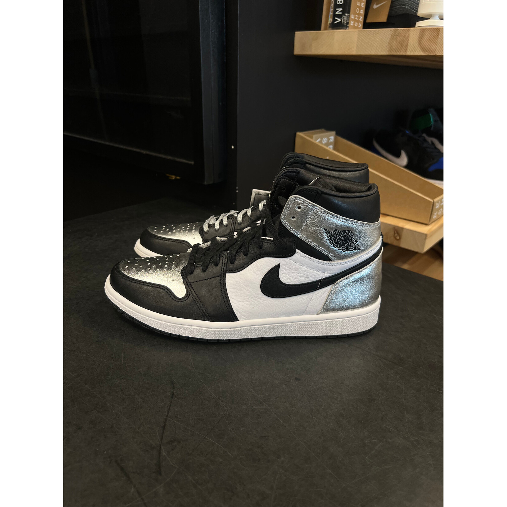 Jordan Jordan 1 Retro High Silver Toe (Women's) Size 11W, PREOWNED