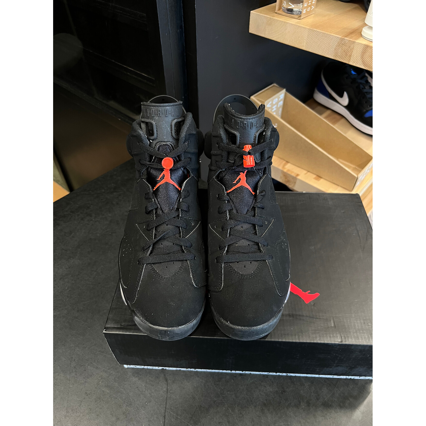Jordan Jordan 6 Retro Black Infrared (2019) Size 10.5, PREOWNED