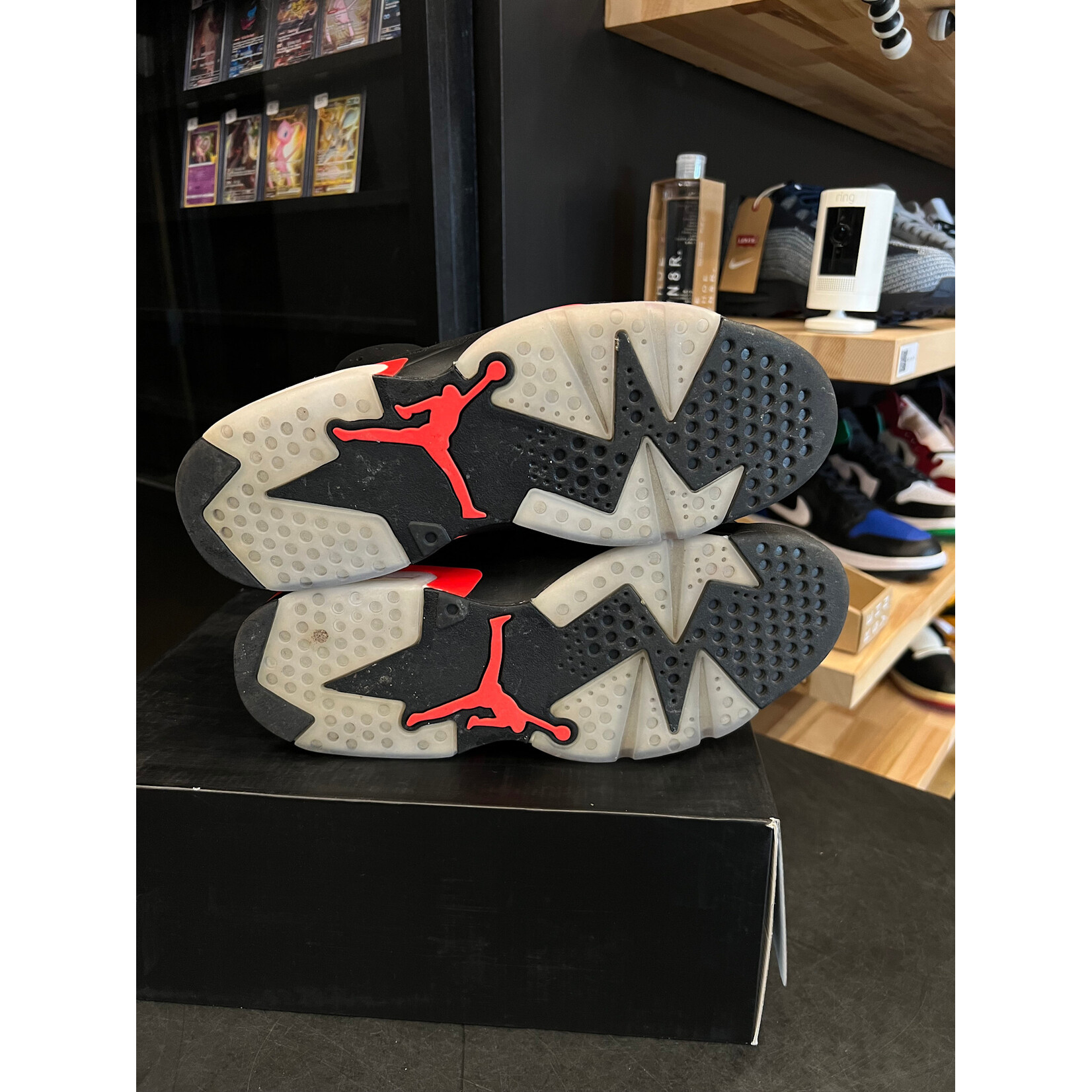 Jordan Jordan 6 Retro Black Infrared (2019) Size 10.5, PREOWNED