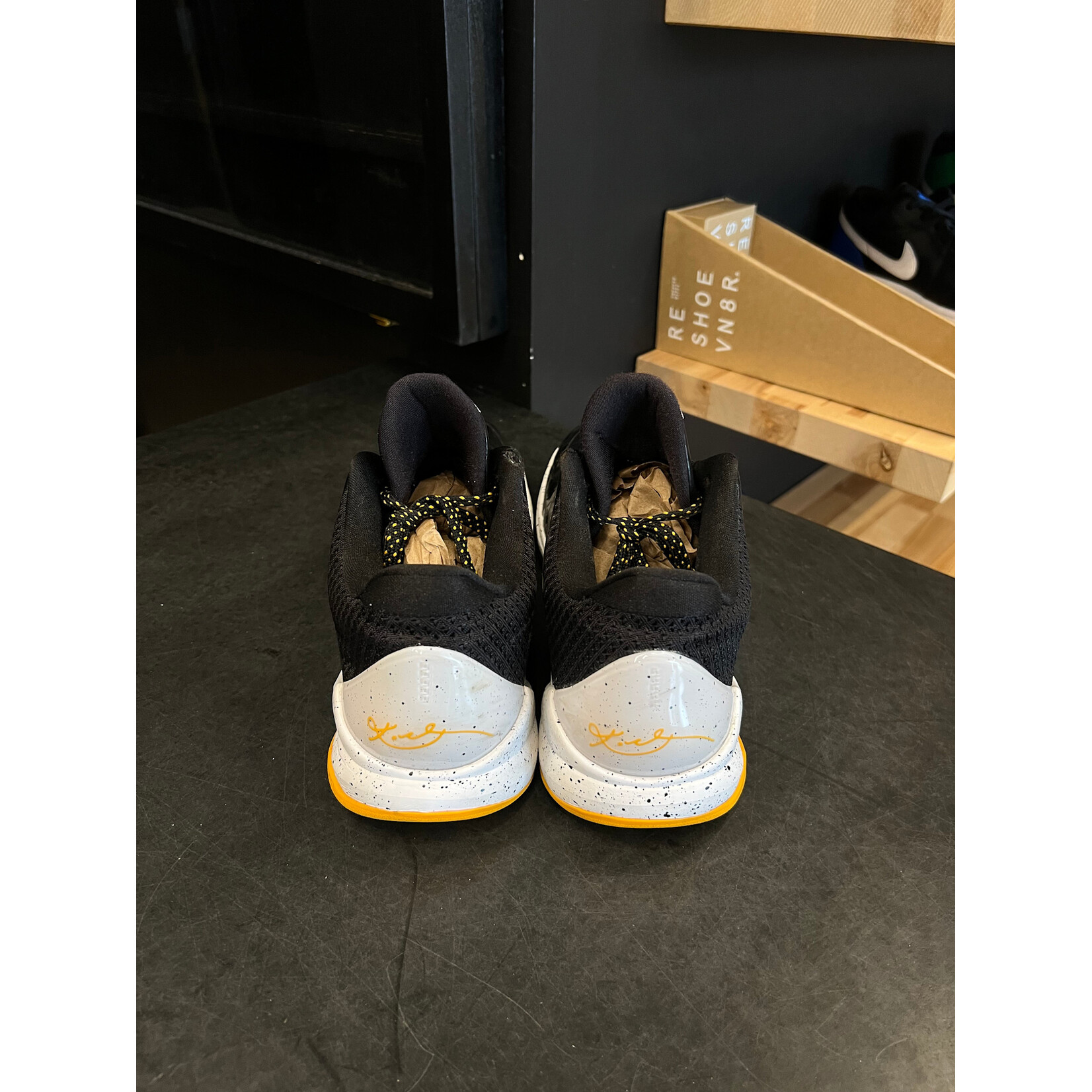 Nike Nike Kobe 5 Del Sol Size 10.5, PREOWNED