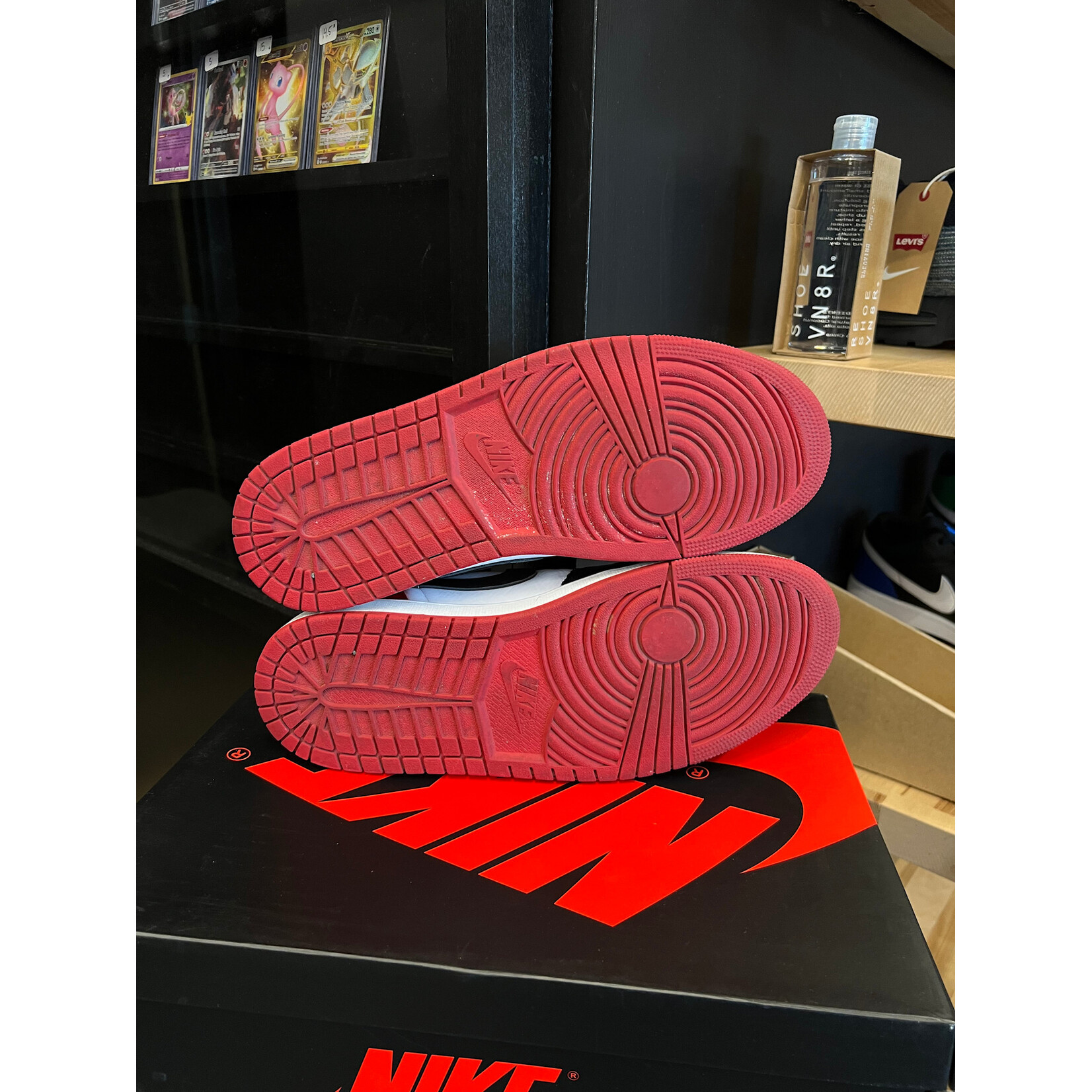 Jordan Jordan 1 Retro Low OG Black Toe (2023) Size 10.5, PREOWNED