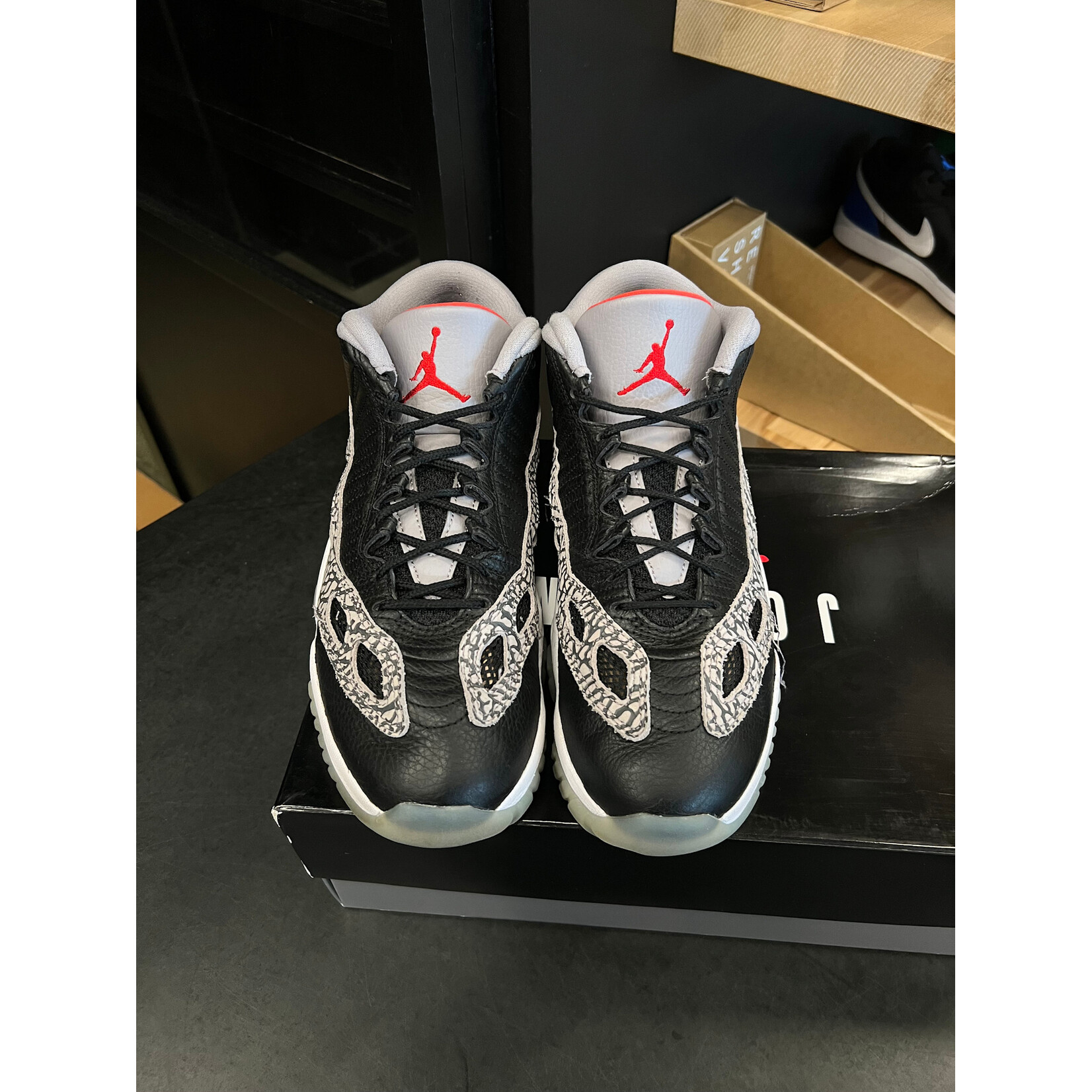 Jordan Jordan 11 Retro Low IE Black Cement Size 10.5, PREOWNED