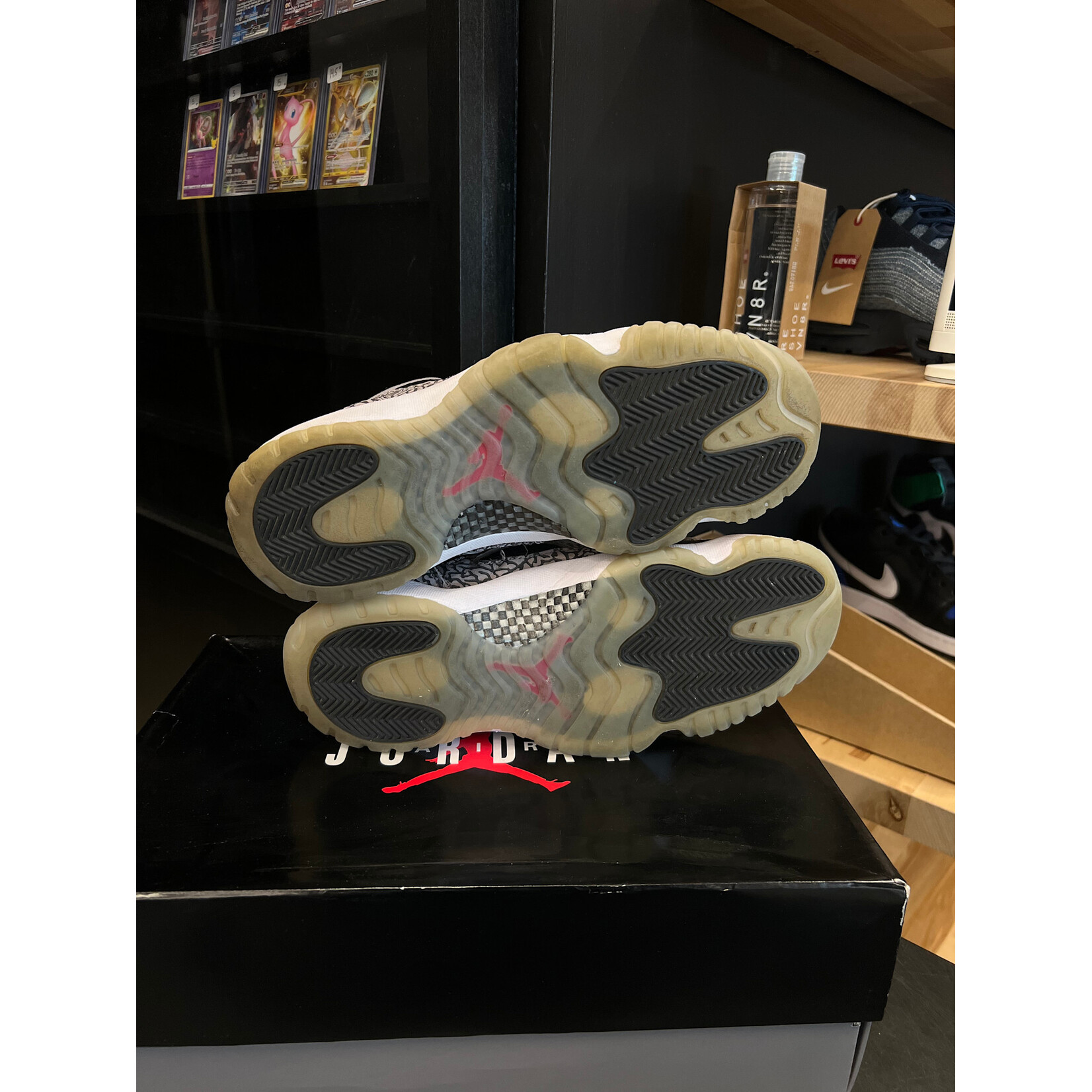 Jordan Jordan 11 Retro Low IE Black Cement Size 10.5, PREOWNED