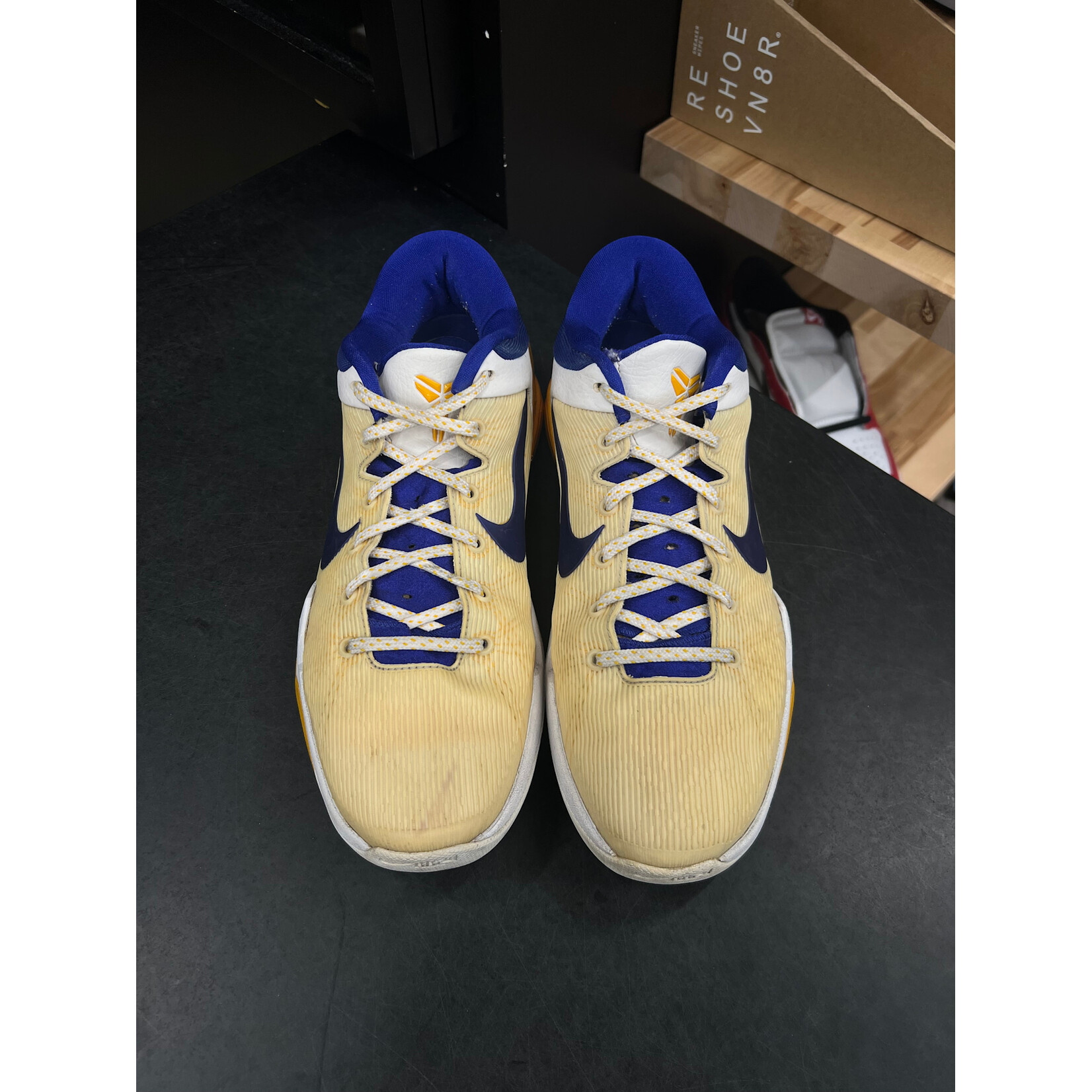 Nike Nike Kobe 7 Lakers Home Size 9.5, PREOWNED