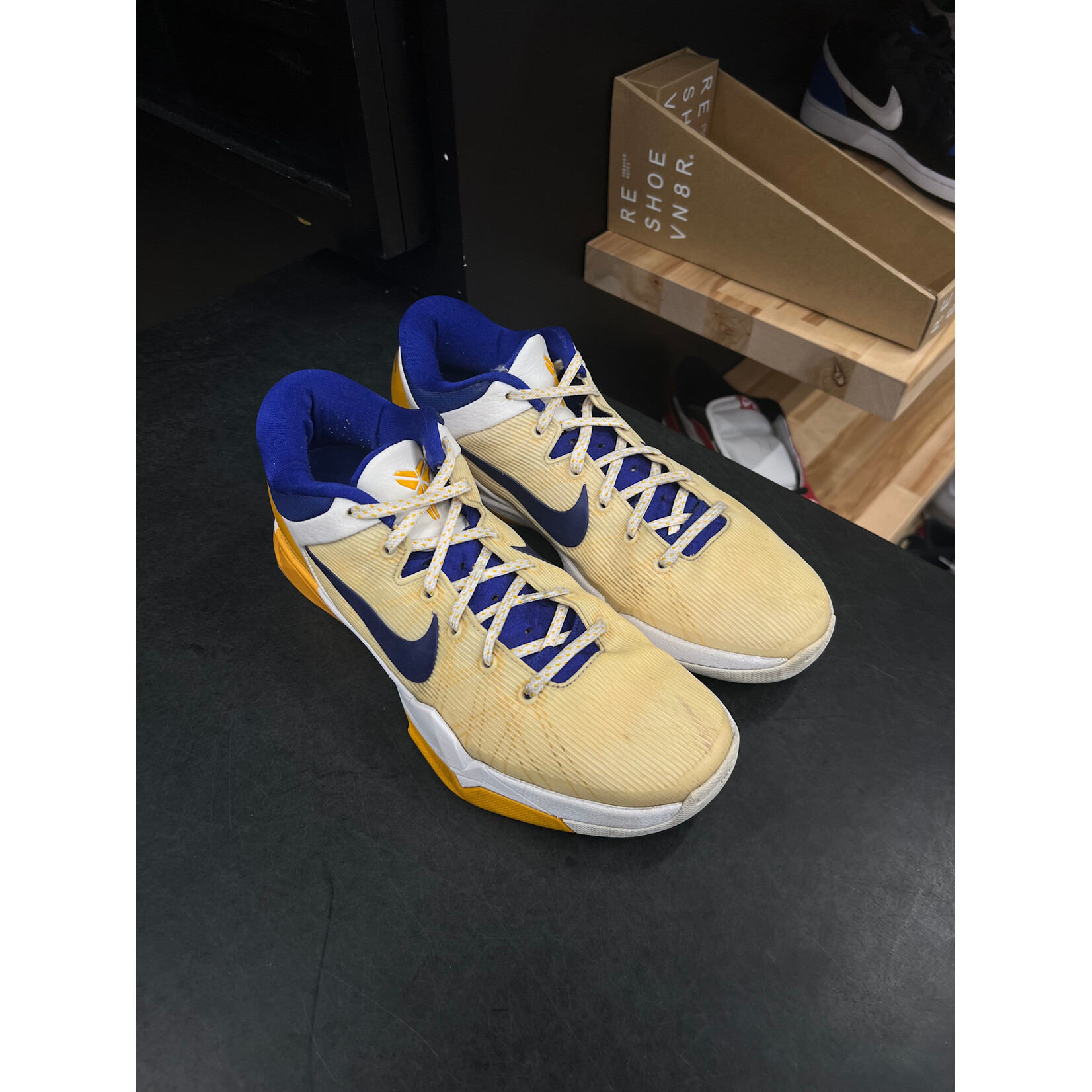 Nike Nike Kobe 7 Lakers Home Size 9.5, PREOWNED