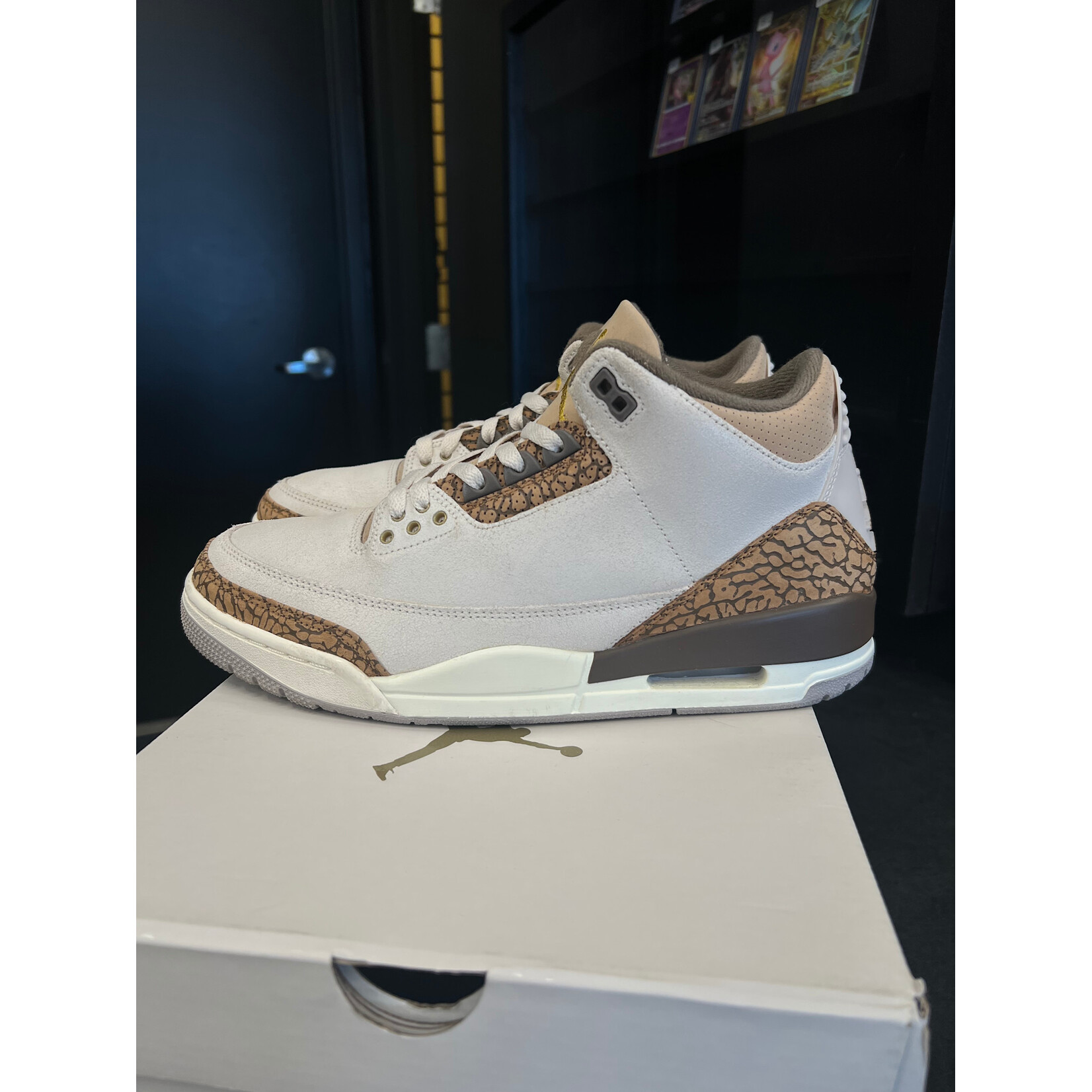 Jordan Jordan 3 Retro Palomino Size 10, PREOWNED