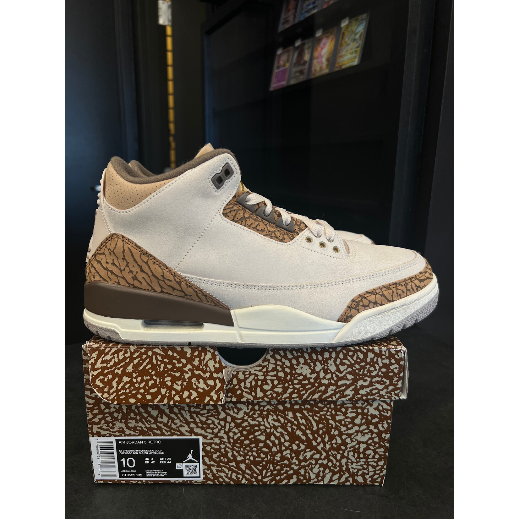 Jordan Jordan 3 Retro Palomino Size 10, PREOWNED