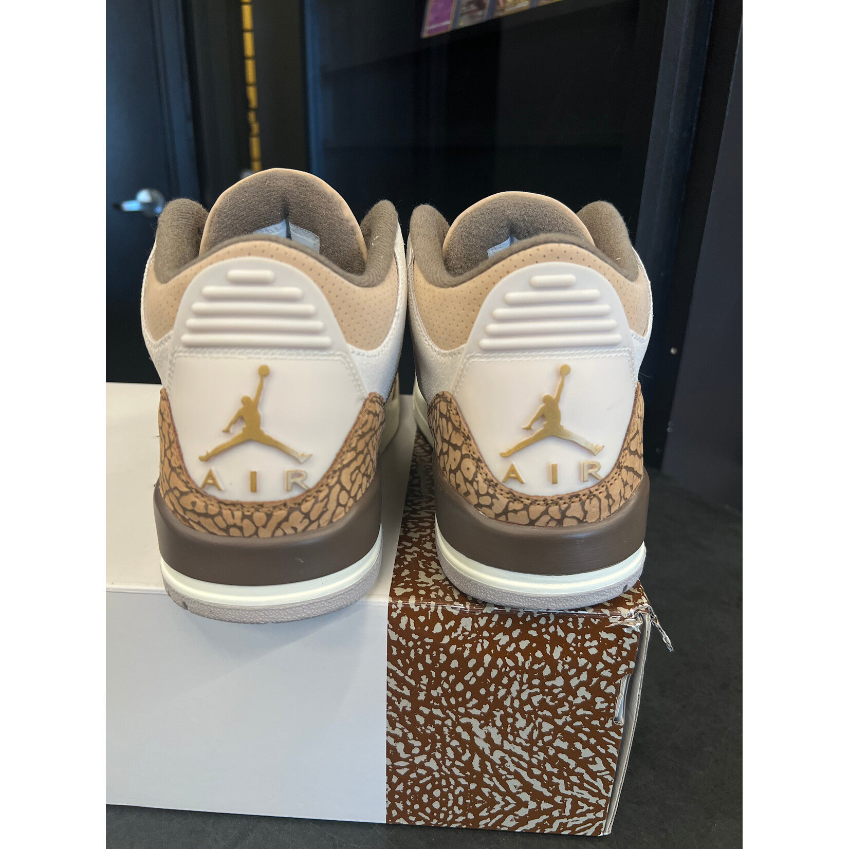 Jordan Jordan 3 Retro Palomino Size 10, PREOWNED