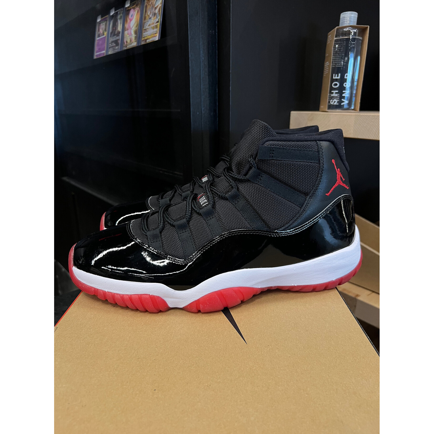 Jordan Jordan 11 Retro Playoffs Bred (2019) Size 12, PREOWNED