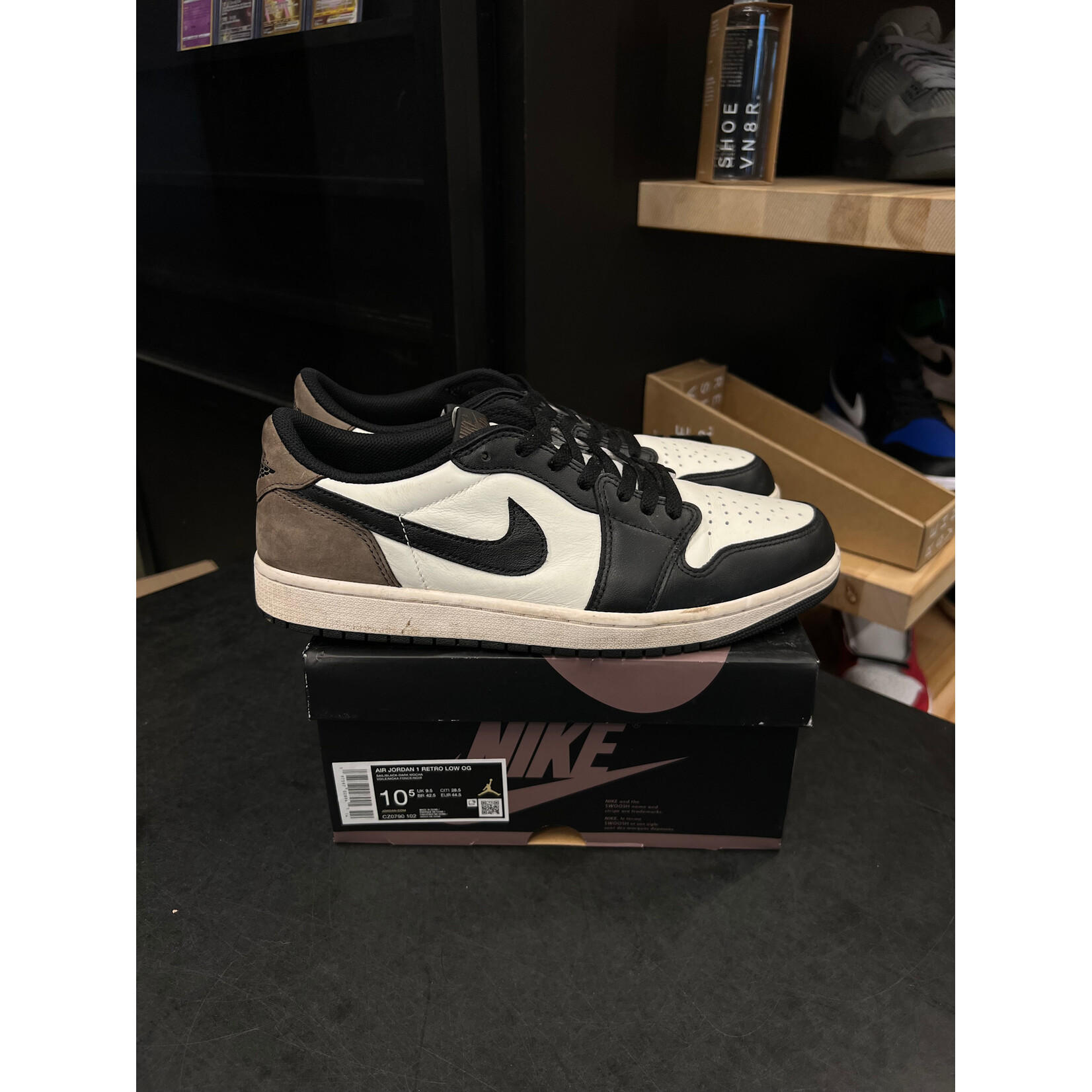 Jordan Jordan 1 Retro Low OG Mocha Size 10.5, PREOWNED