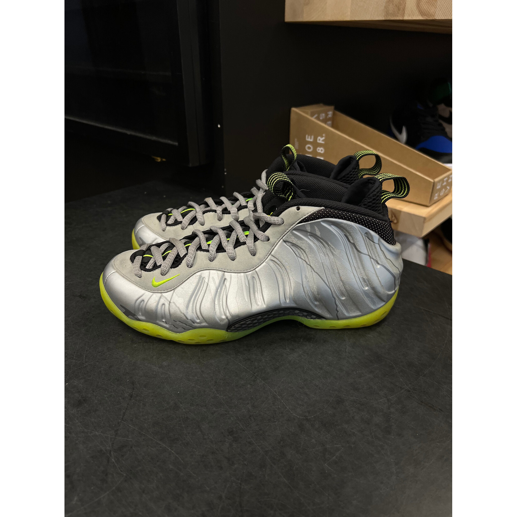 Nike Nike Air Foamposite One Silver Volt Camo Size 8.5, PREOWNED