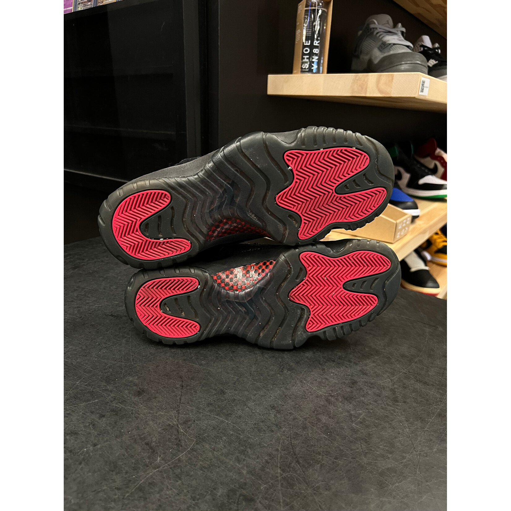 Jordan Jordan 11 Retro Low IE Referee (2015) Size 8.5, PREOWNED