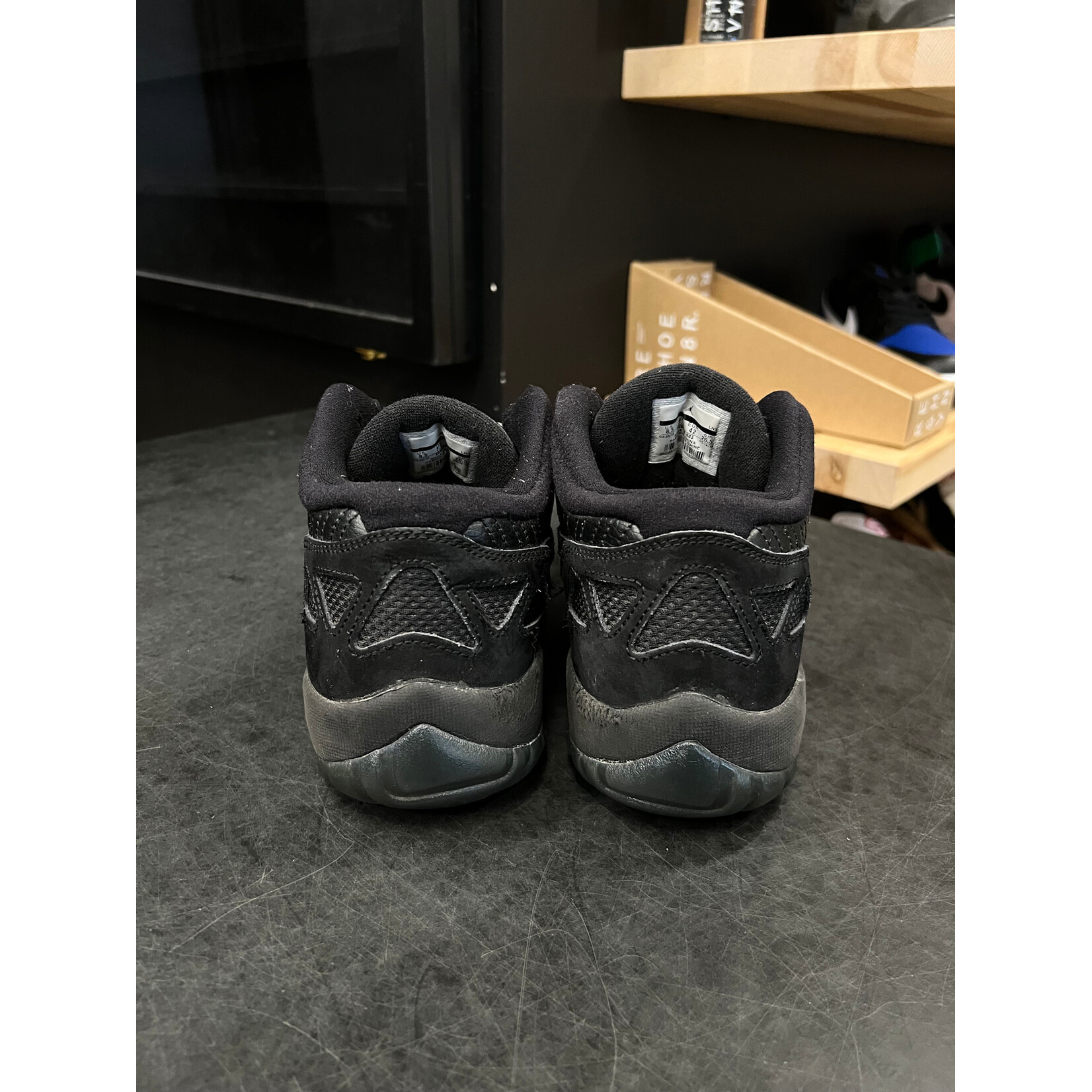 Jordan Jordan 11 Retro Low IE Referee (2015) Size 8.5, PREOWNED