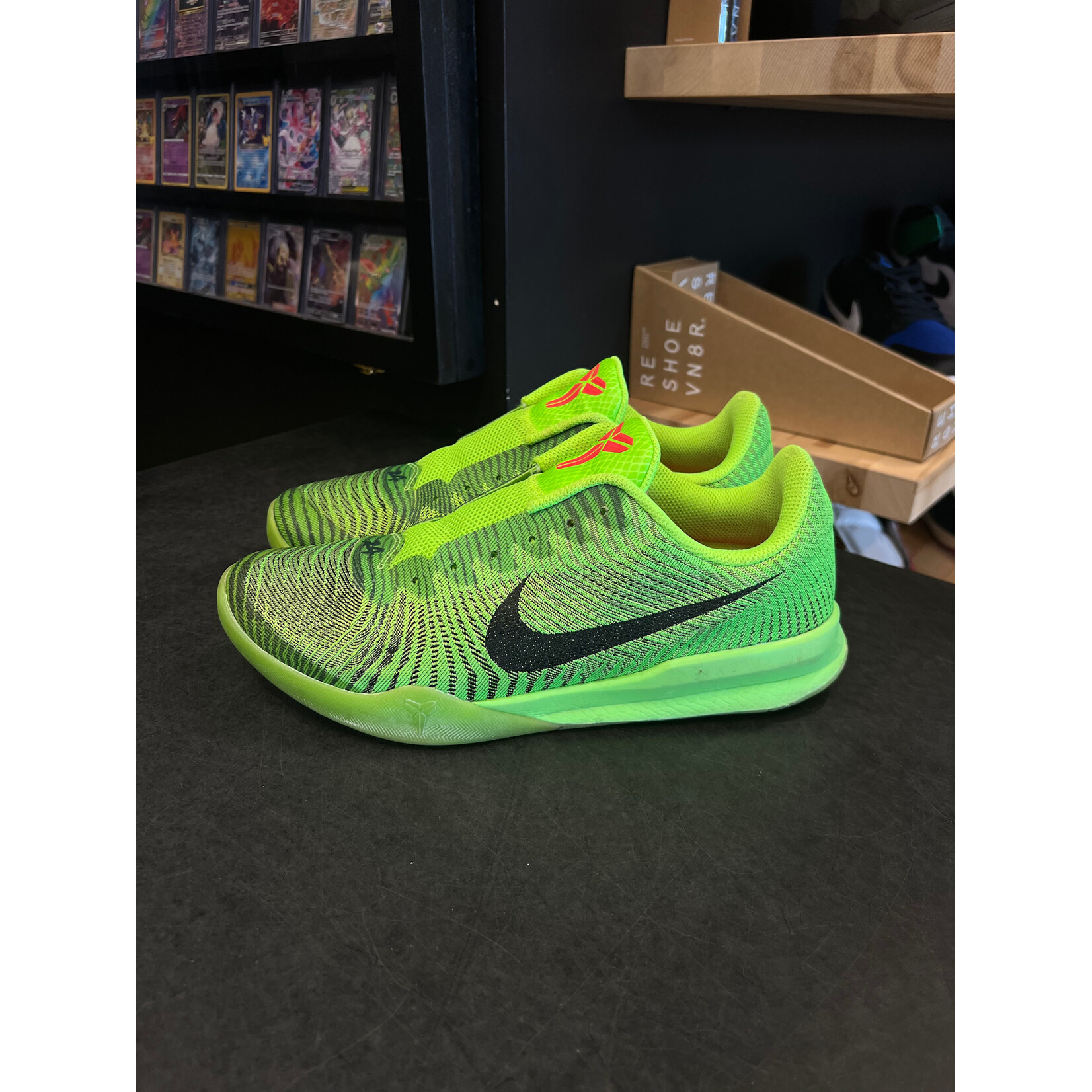 Nike Nike KB Mentality 2 Grinch Size 10.5, PREOWNED NO LACES