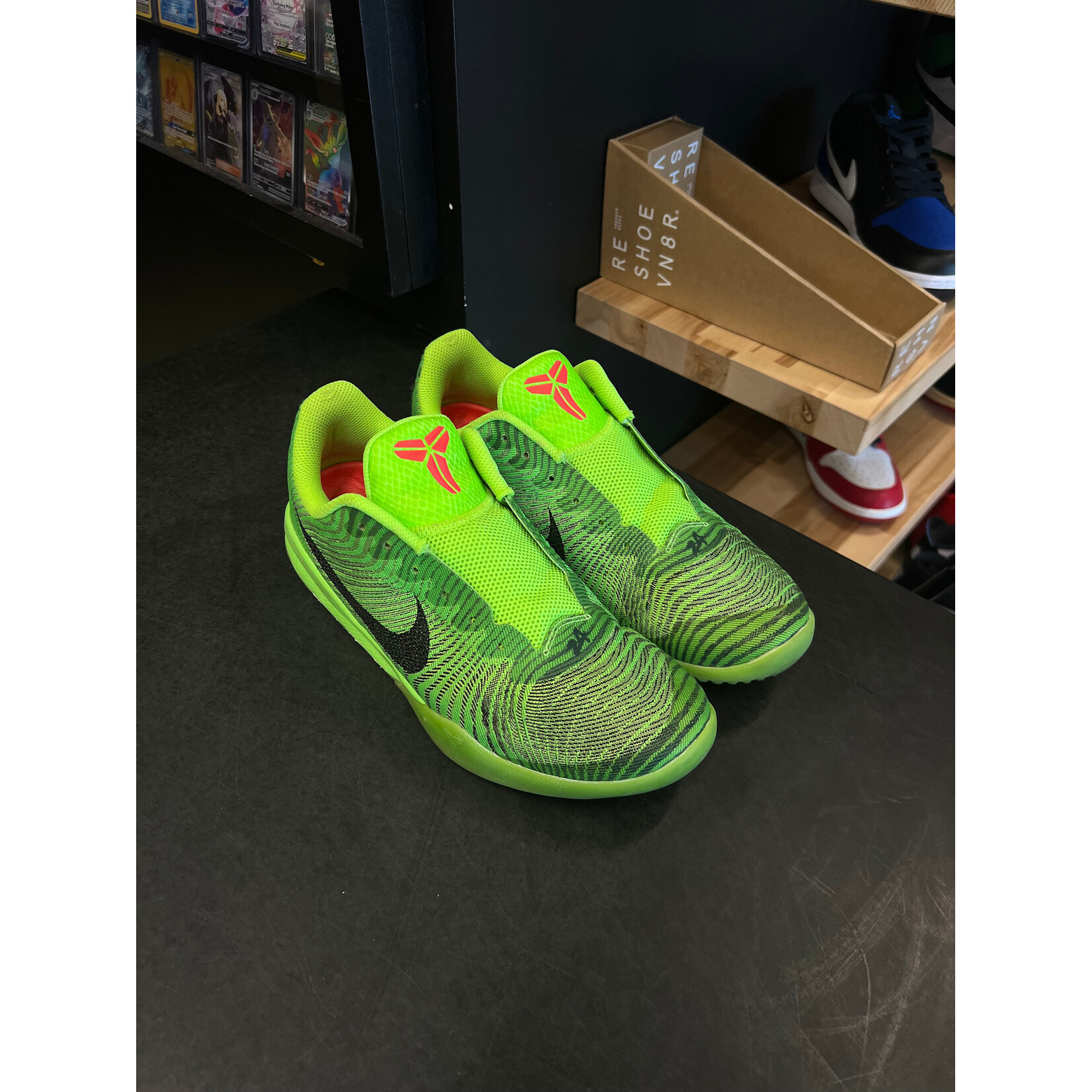 Nike Nike KB Mentality 2 Grinch Size 10.5, PREOWNED NO LACES