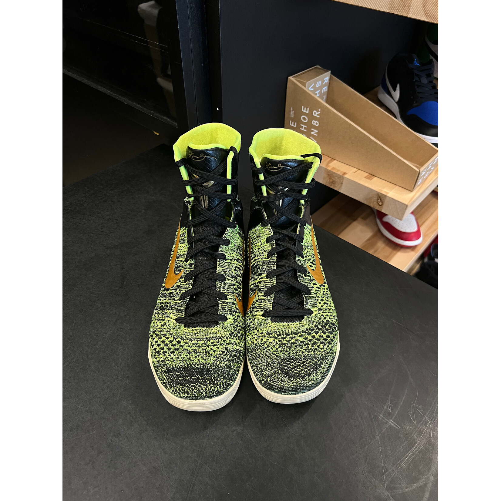 Nike Nike Kobe 9 Elite Victory Restored Size 10, PREOWNED