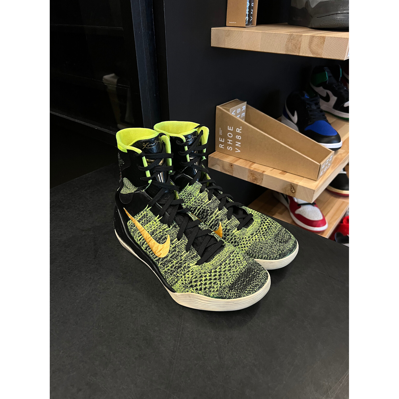 Nike Nike Kobe 9 Elite Victory Restored Size 10, PREOWNED