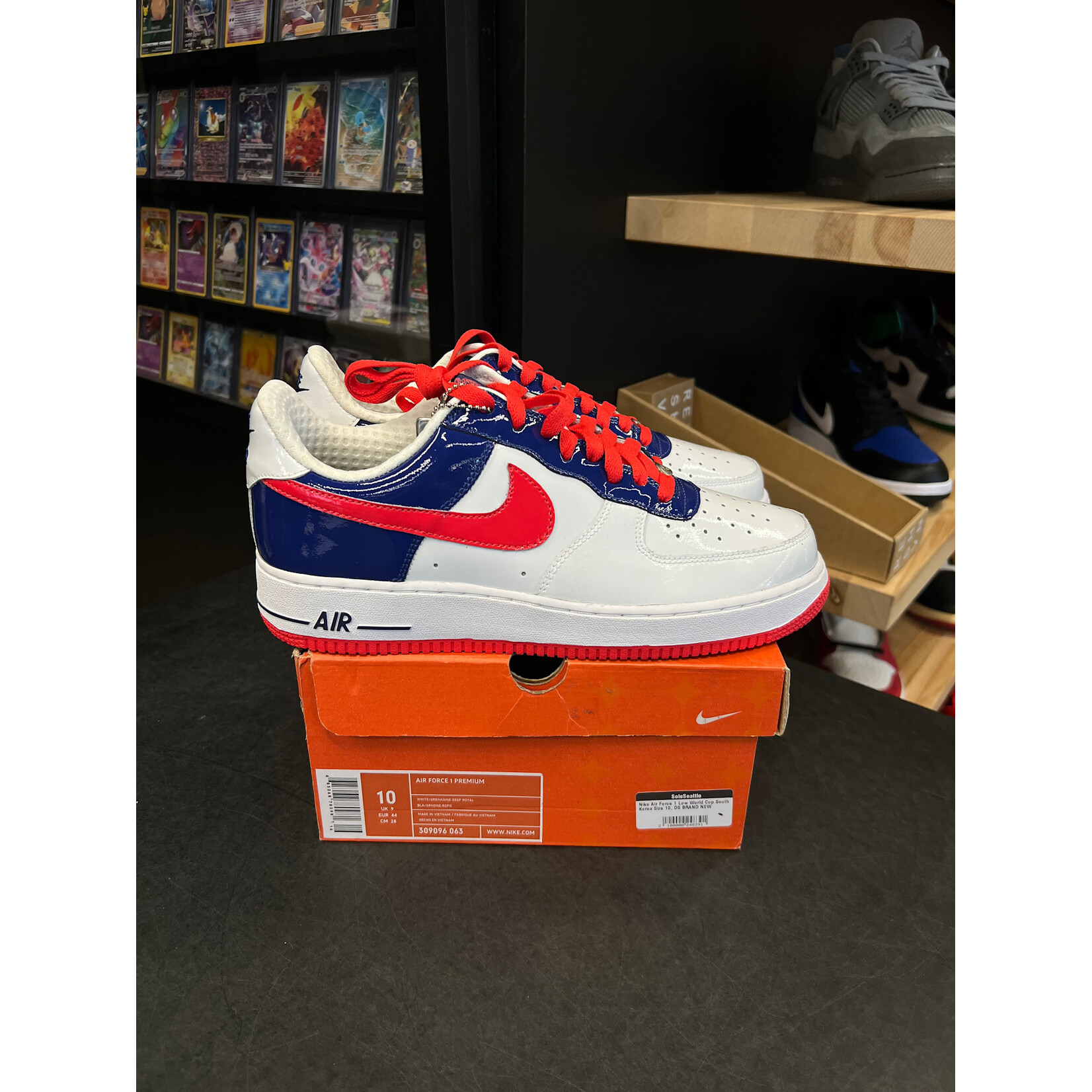 Nike Nike Air Force 1 Low World Cup South Korea Size 10, DS BRAND NEW DAMAGED BOX