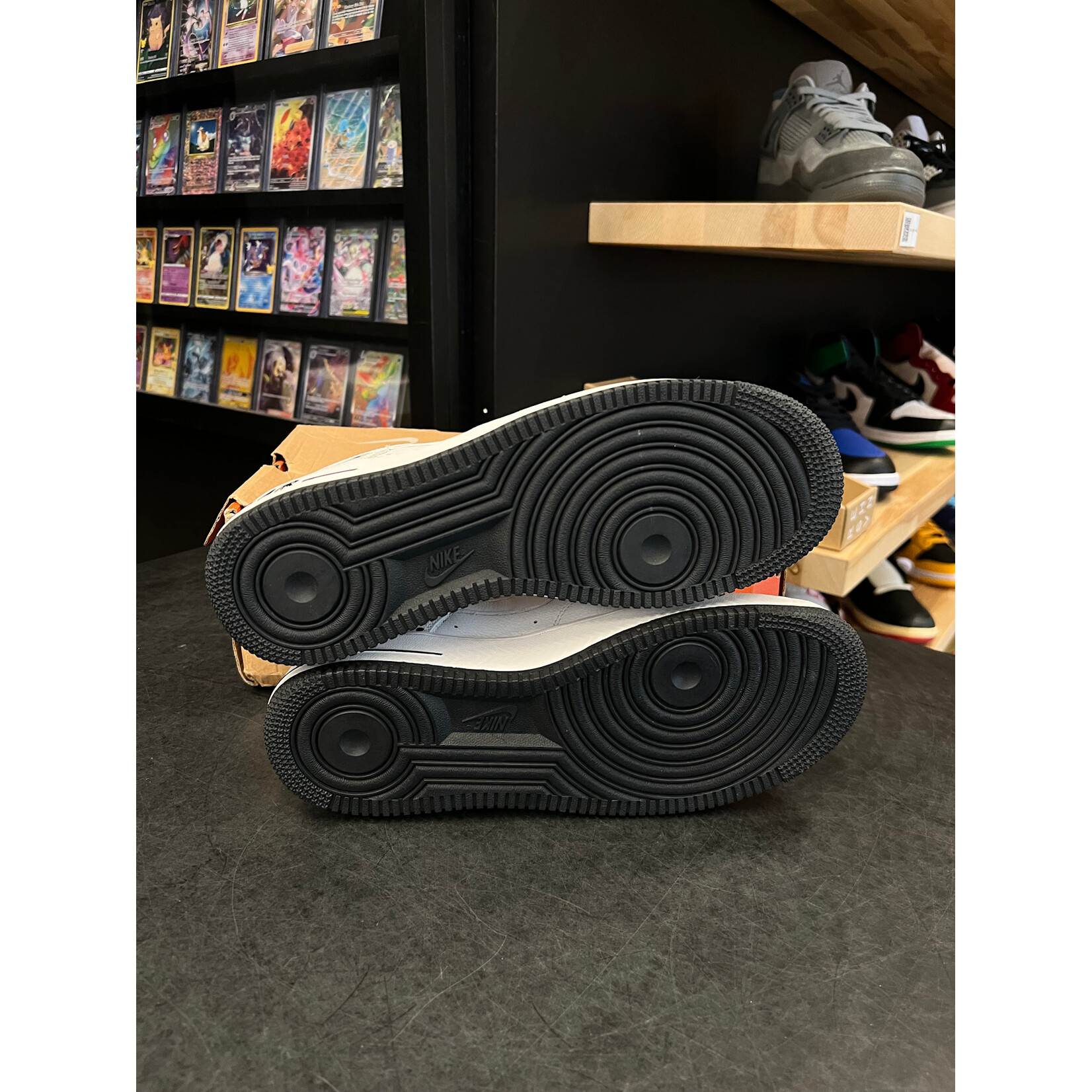 Nike Nike Air Force 1 Low Fragment Polka Dot Size 8, DS BRAND NEW DAMAGED BOX