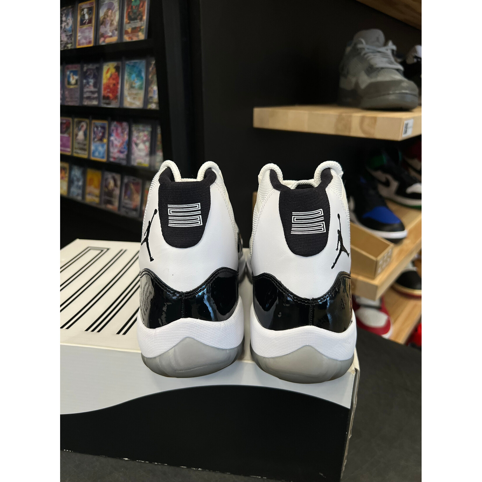 Jordan Jordan 11 Retro Concord (2011) Size 10.5, DS BRAND NEW