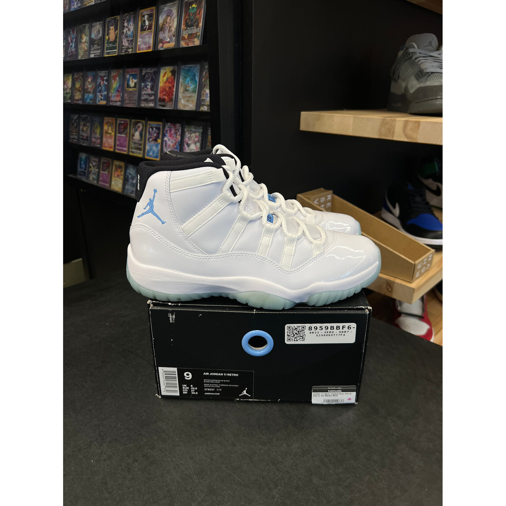 Jordan Jordan 11 Retro Legend Blue (2014) Size 9, DS BRAND NEW