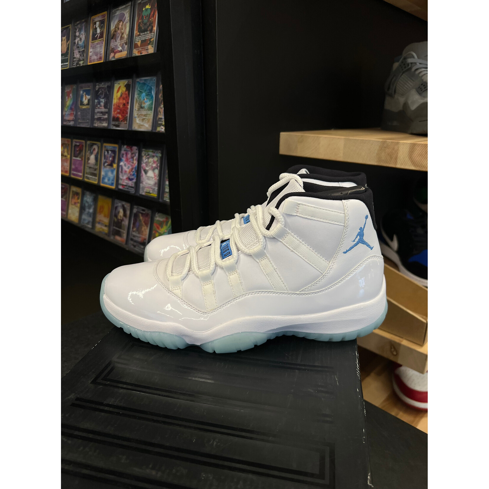 Jordan Jordan 11 Retro Legend Blue (2014) Size 9, DS BRAND NEW