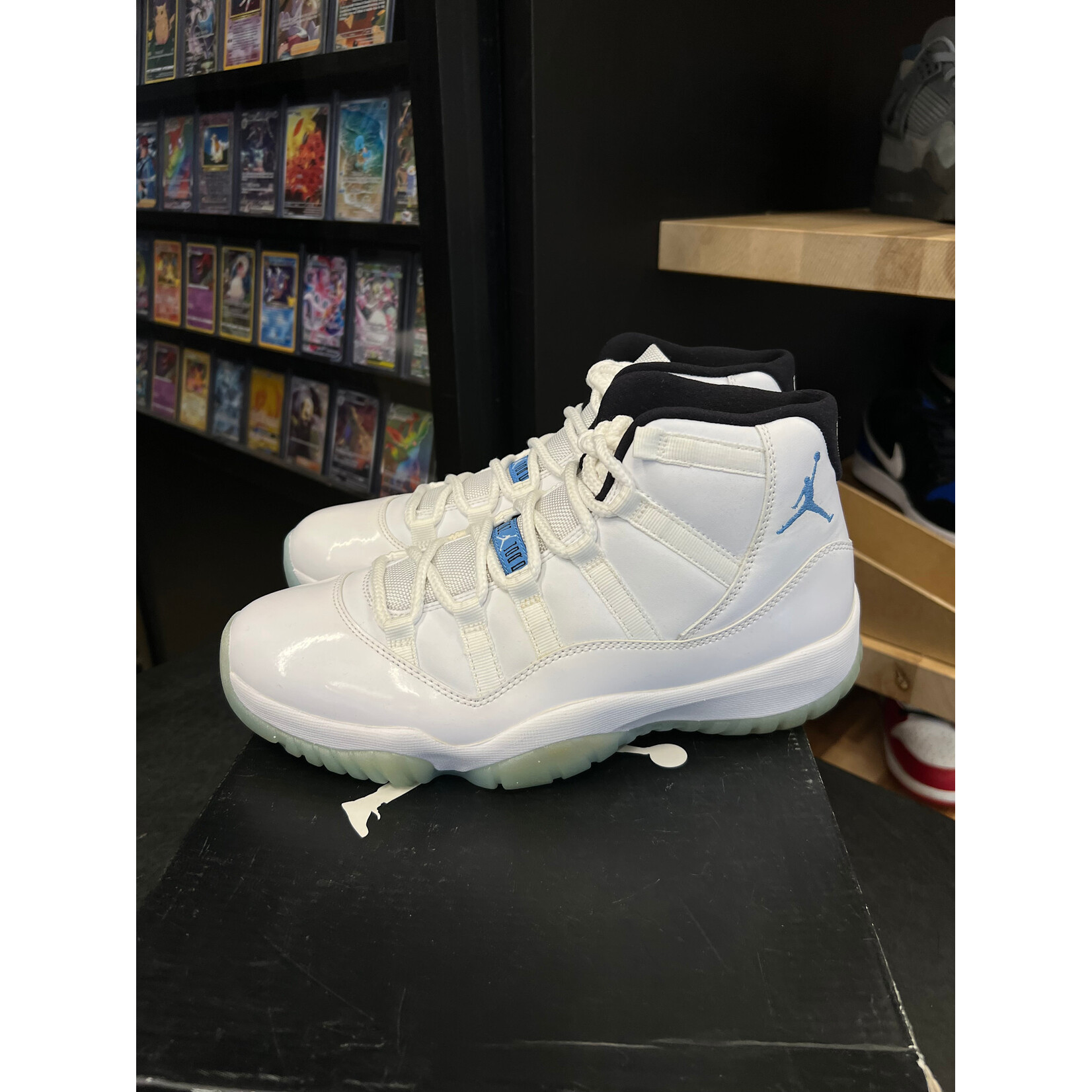 Jordan Jordan 11 Retro Legend Blue (2014) Size 11.5, DS  BRAND NEW YELLOWING