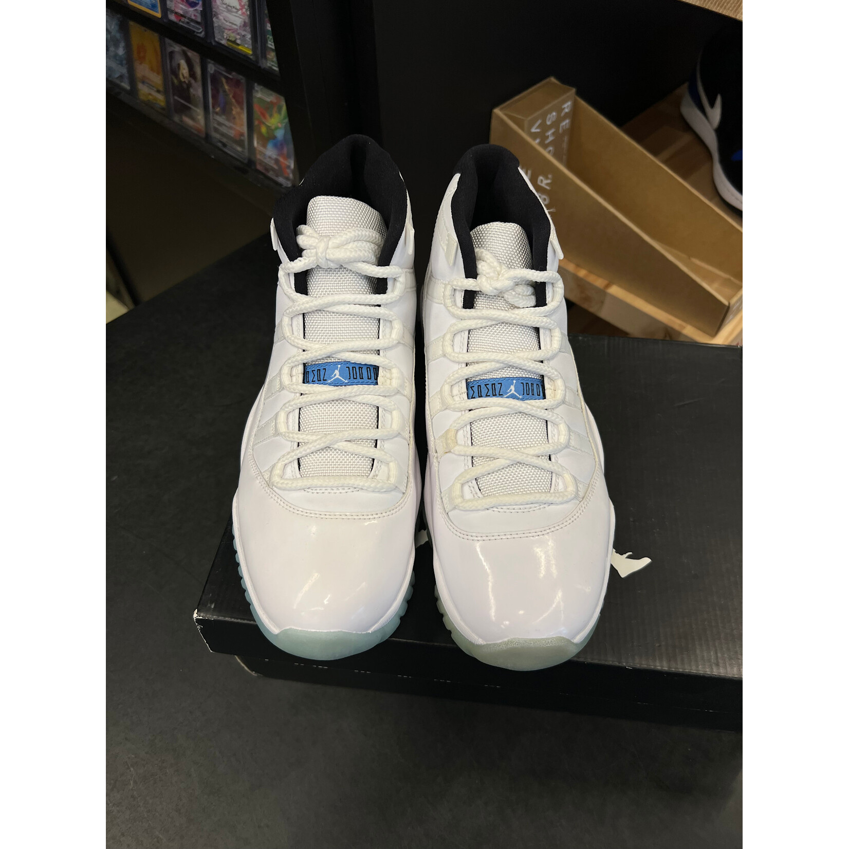 Jordan Jordan 11 Retro Legend Blue (2014) Size 11.5, DS  BRAND NEW YELLOWING