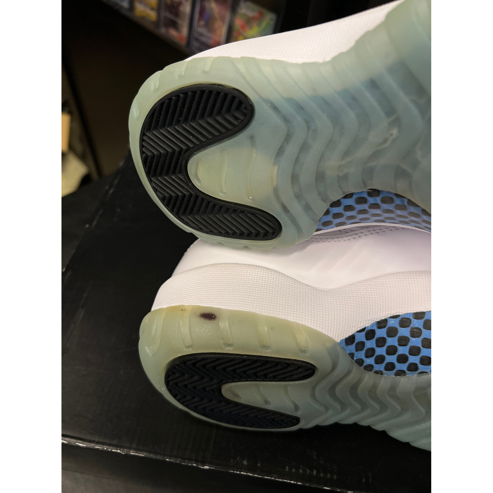 Jordan Jordan 11 Retro Legend Blue (2014) Size 11.5, DS  BRAND NEW YELLOWING