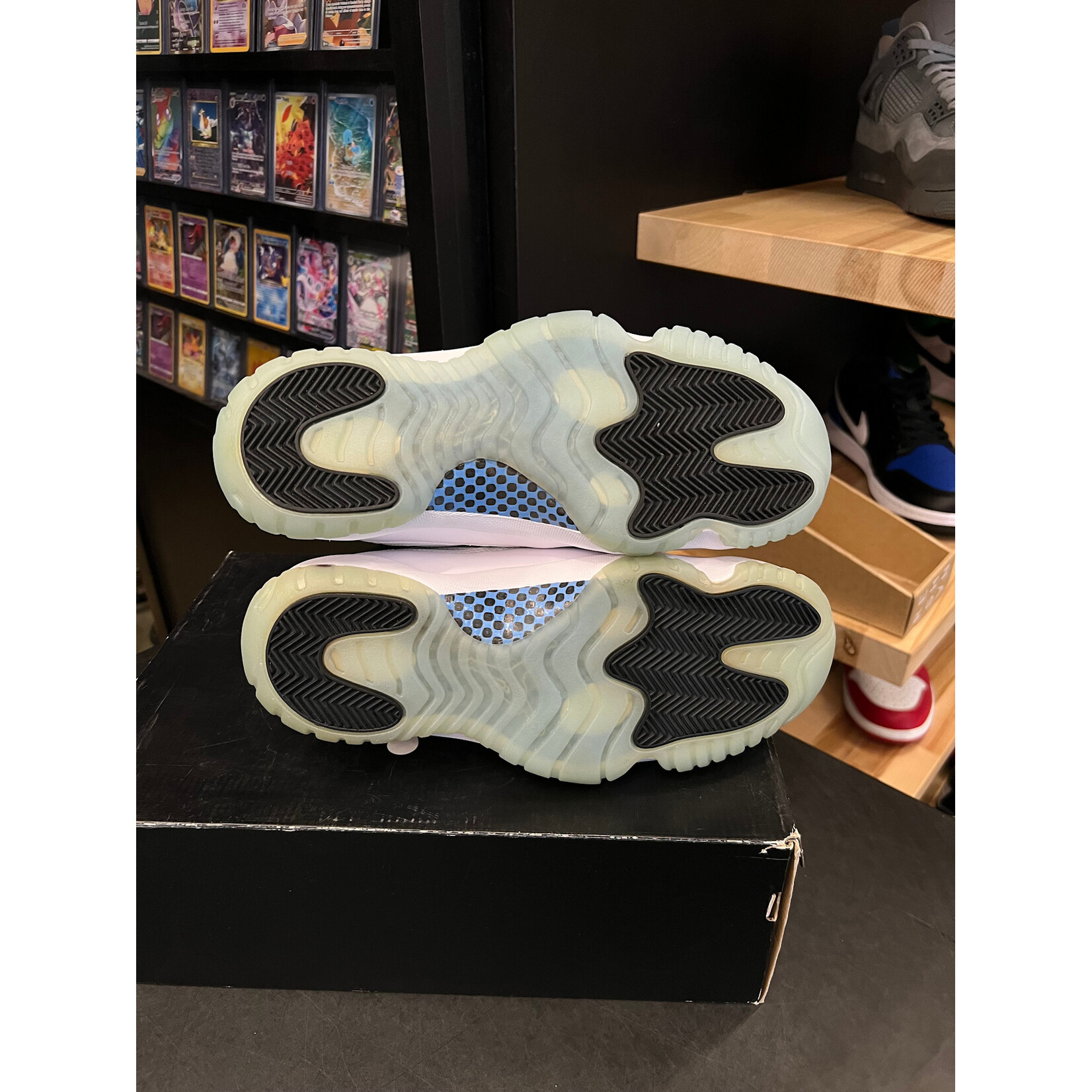 Jordan Jordan 11 Retro Legend Blue (2014) Size 11.5, DS  BRAND NEW YELLOWING