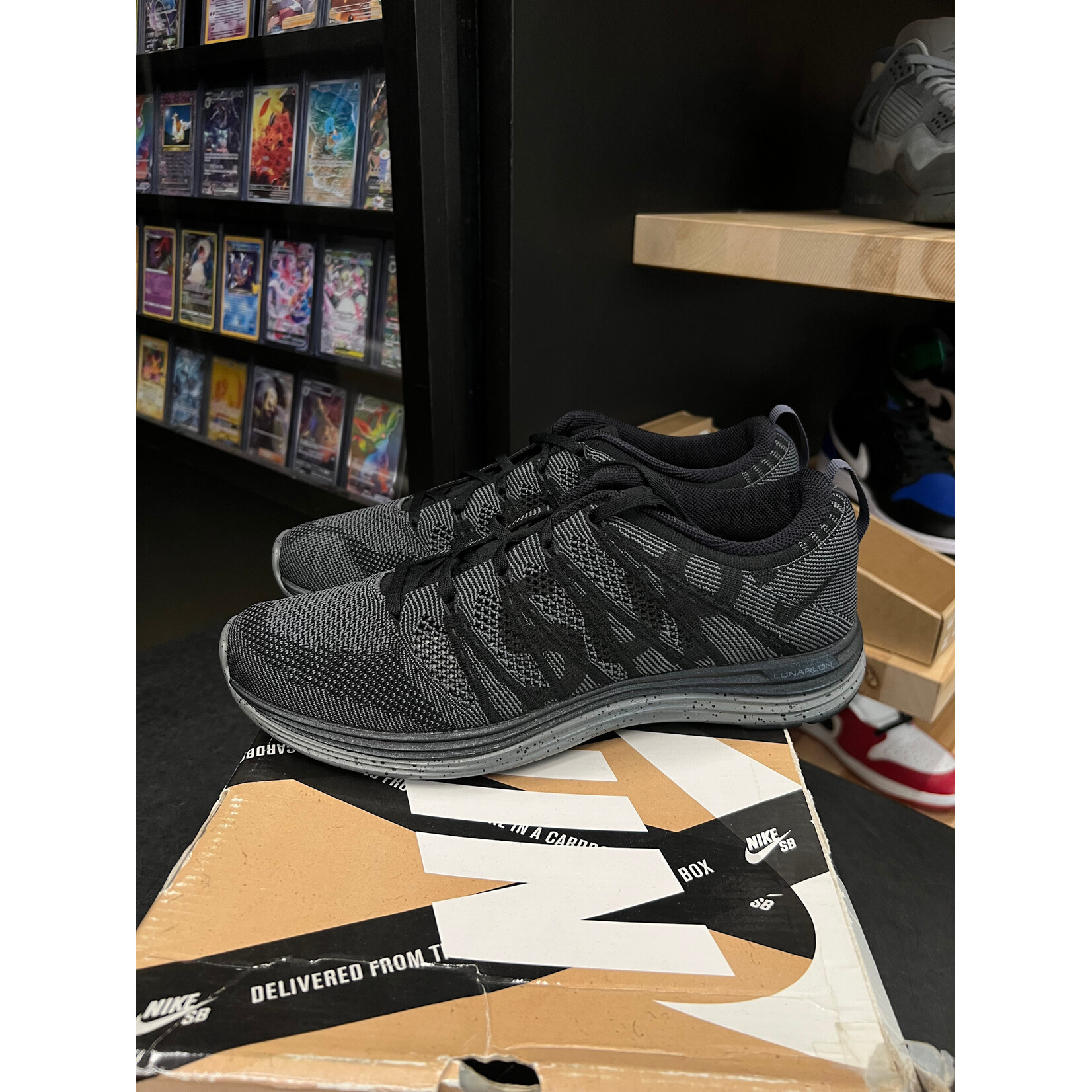 Nike Nike Flyknit Lunar1+ Supreme Black Size 9.5, DS BRAND NEW DAMAGED BOX