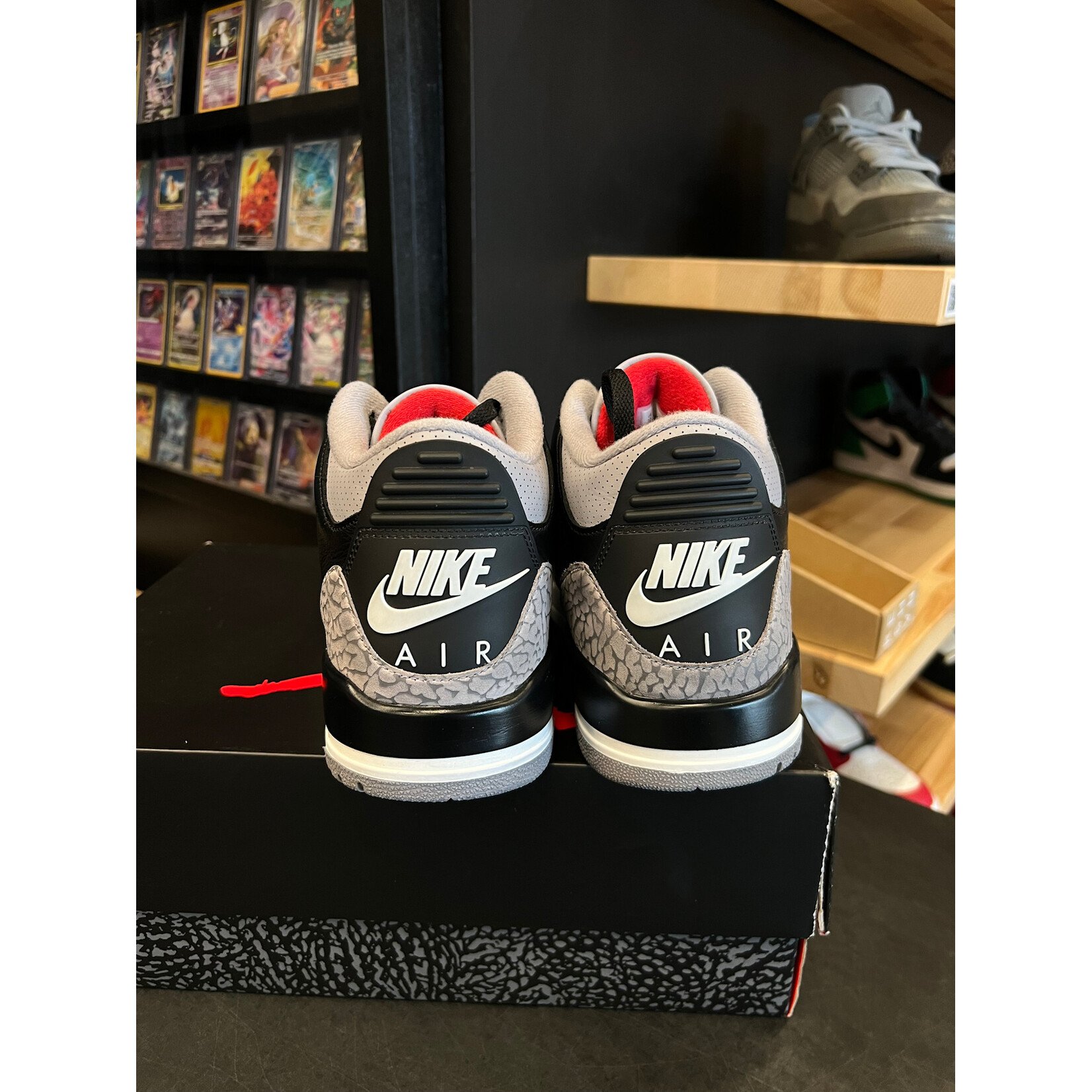 Jordan Jordan 3 Retro OG Black Cement (2024) Size 10, PREOWNED