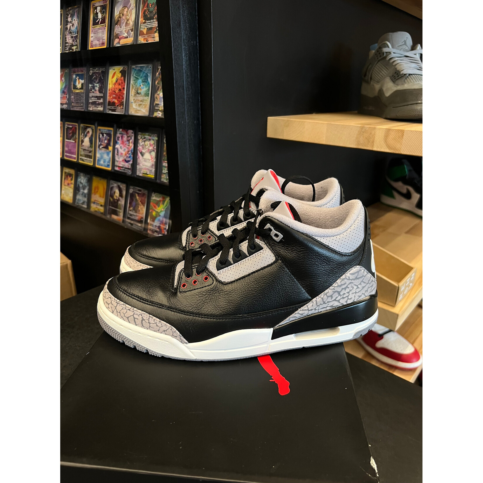 Jordan Jordan 3 Retro OG Black Cement (2024) Size 10, PREOWNED