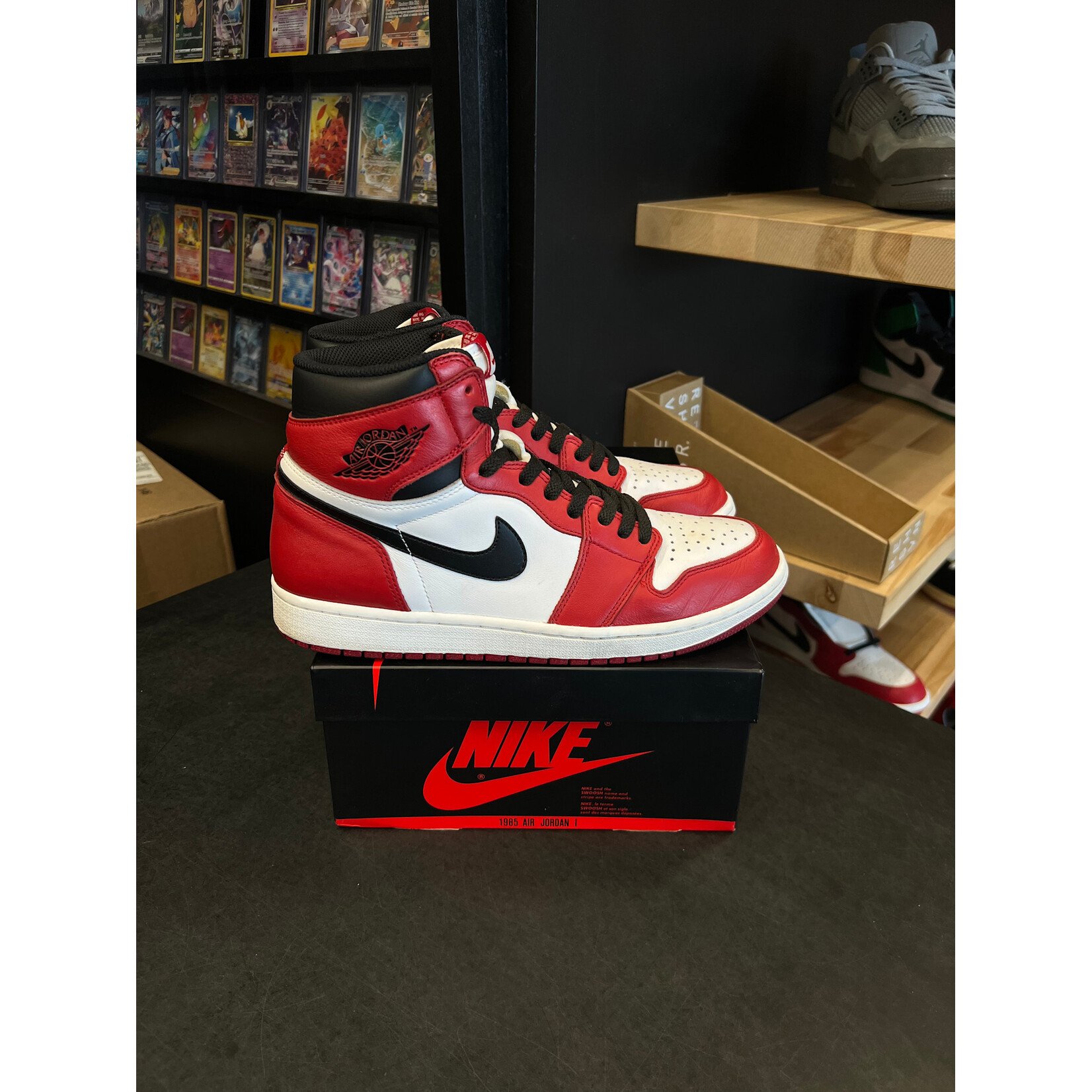 Jordan Jordan 1 Retro Chicago (2015) Size 10.5, PREOWNED OG NONE