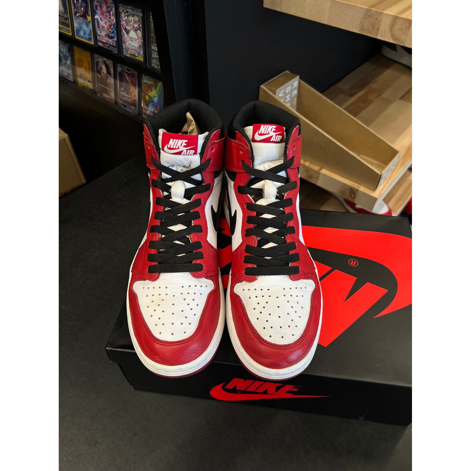 Jordan Jordan 1 Retro Chicago (2015) Size 10.5, PREOWNED OG NONE
