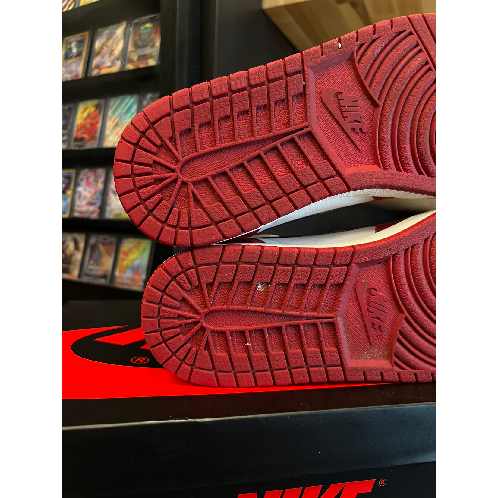 Jordan Jordan 1 Retro Chicago (2015) Size 10.5, PREOWNED OG NONE