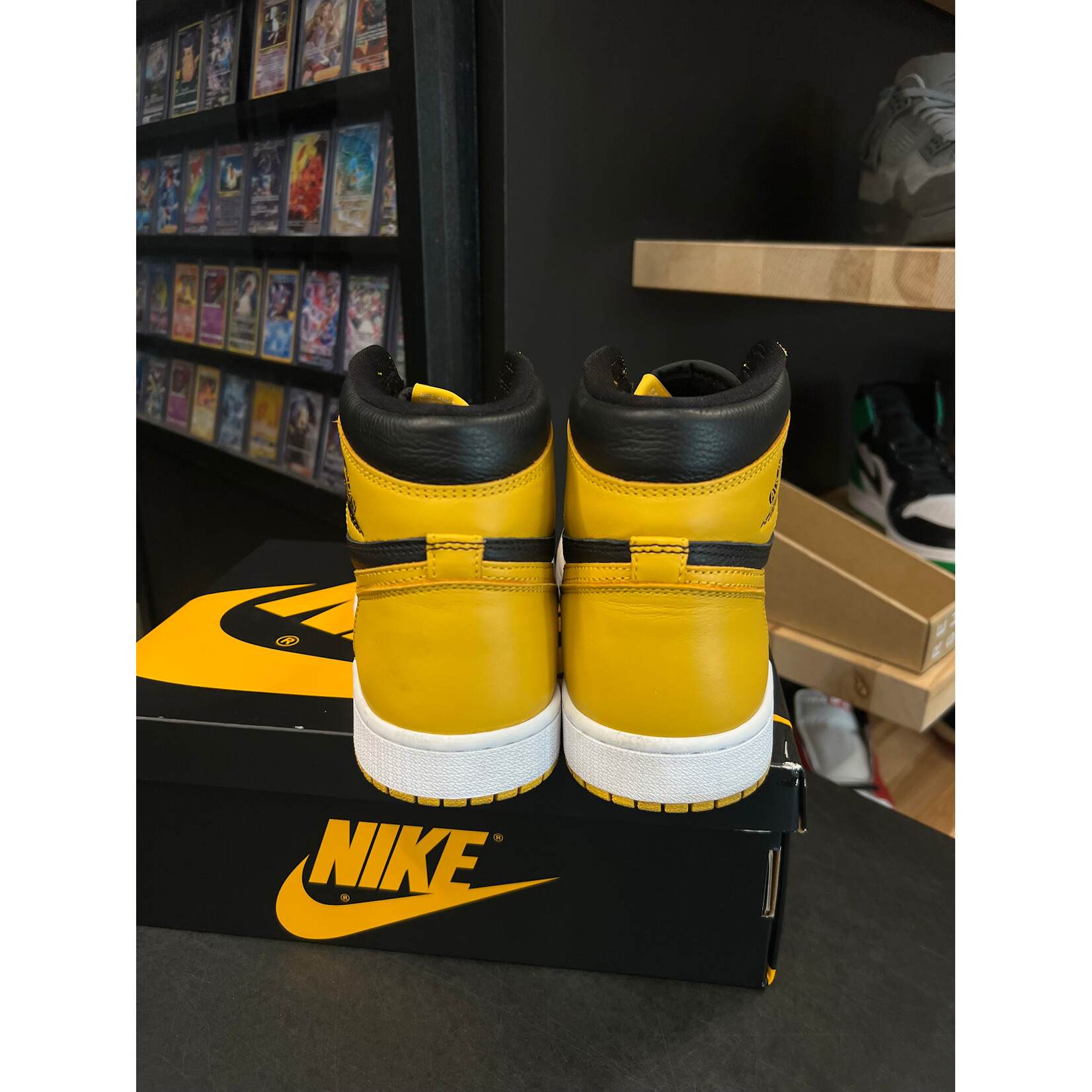 Jordan Jordan 1 Retro High Pollen Size 9, PREOWNED